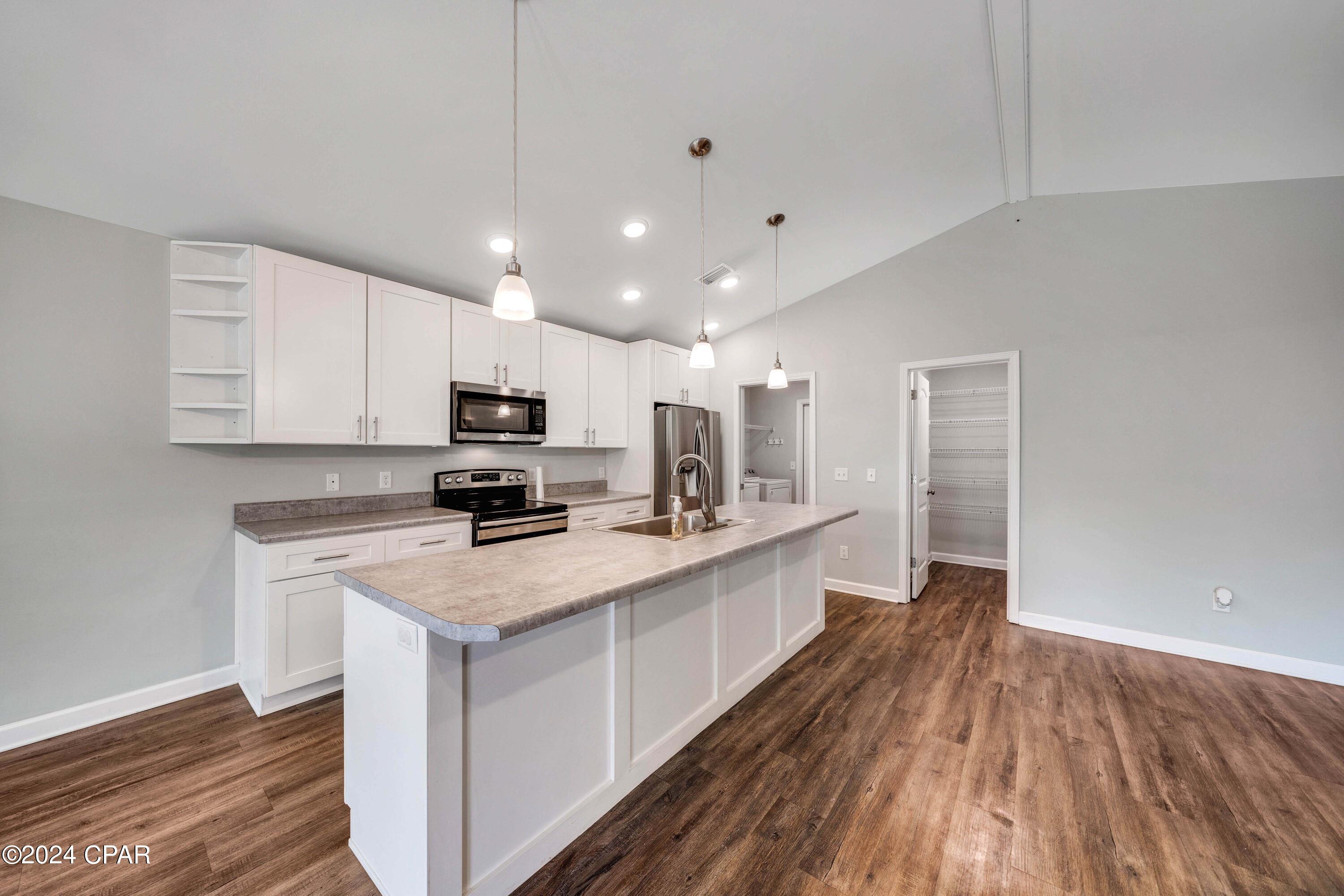 Image 20 For 205 Woodlawn Court