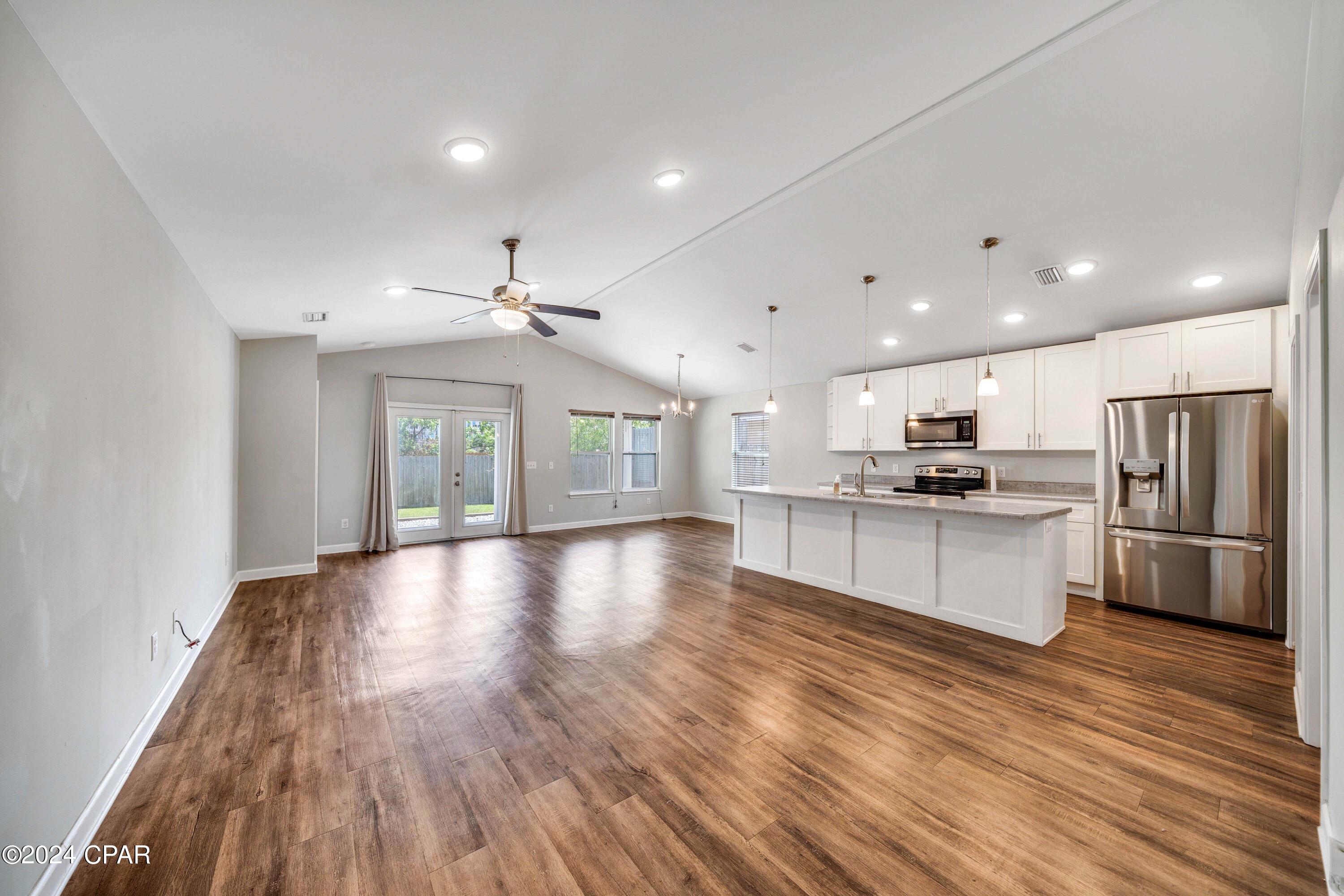 Image 22 For 205 Woodlawn Court