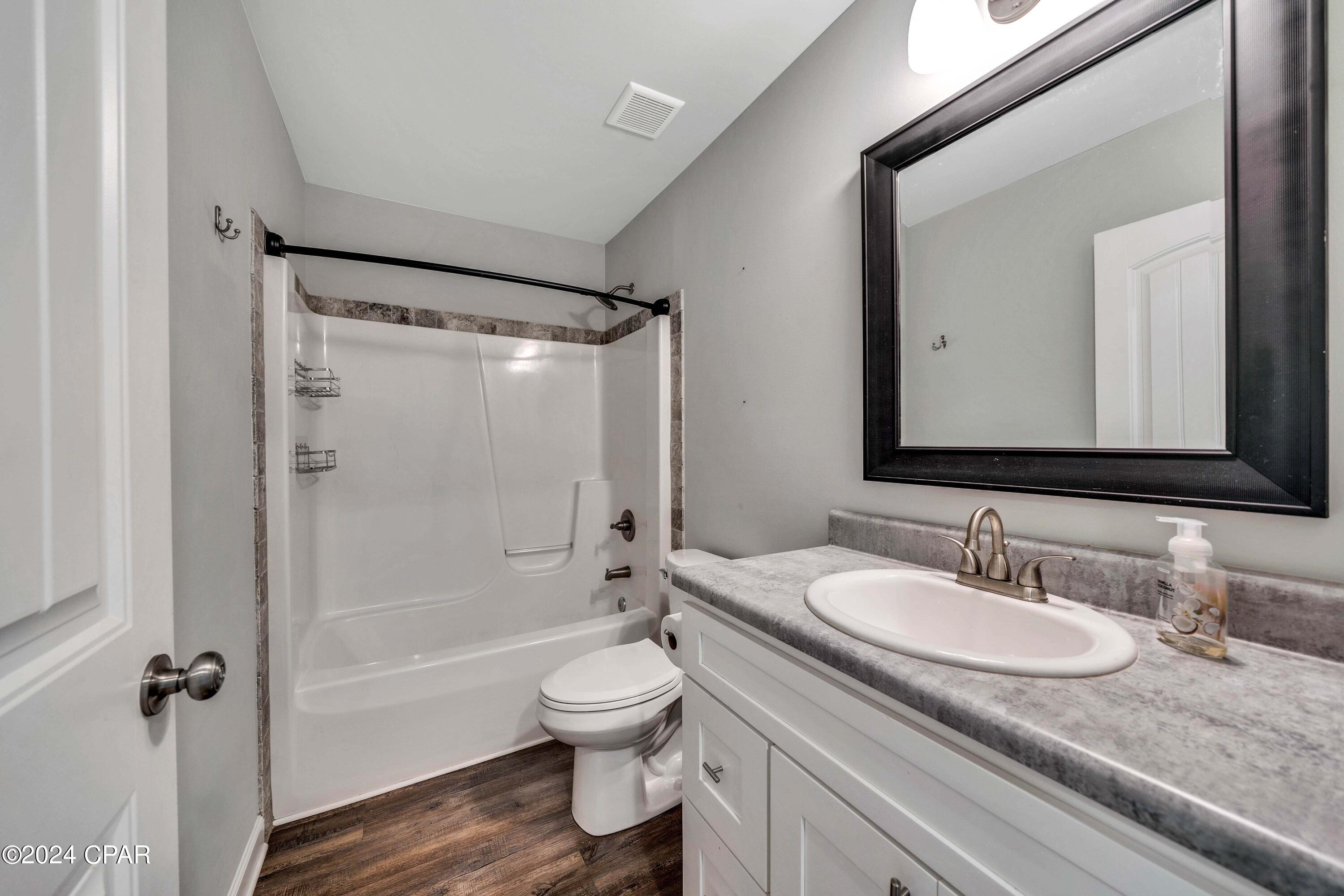 Image 25 For 205 Woodlawn Court