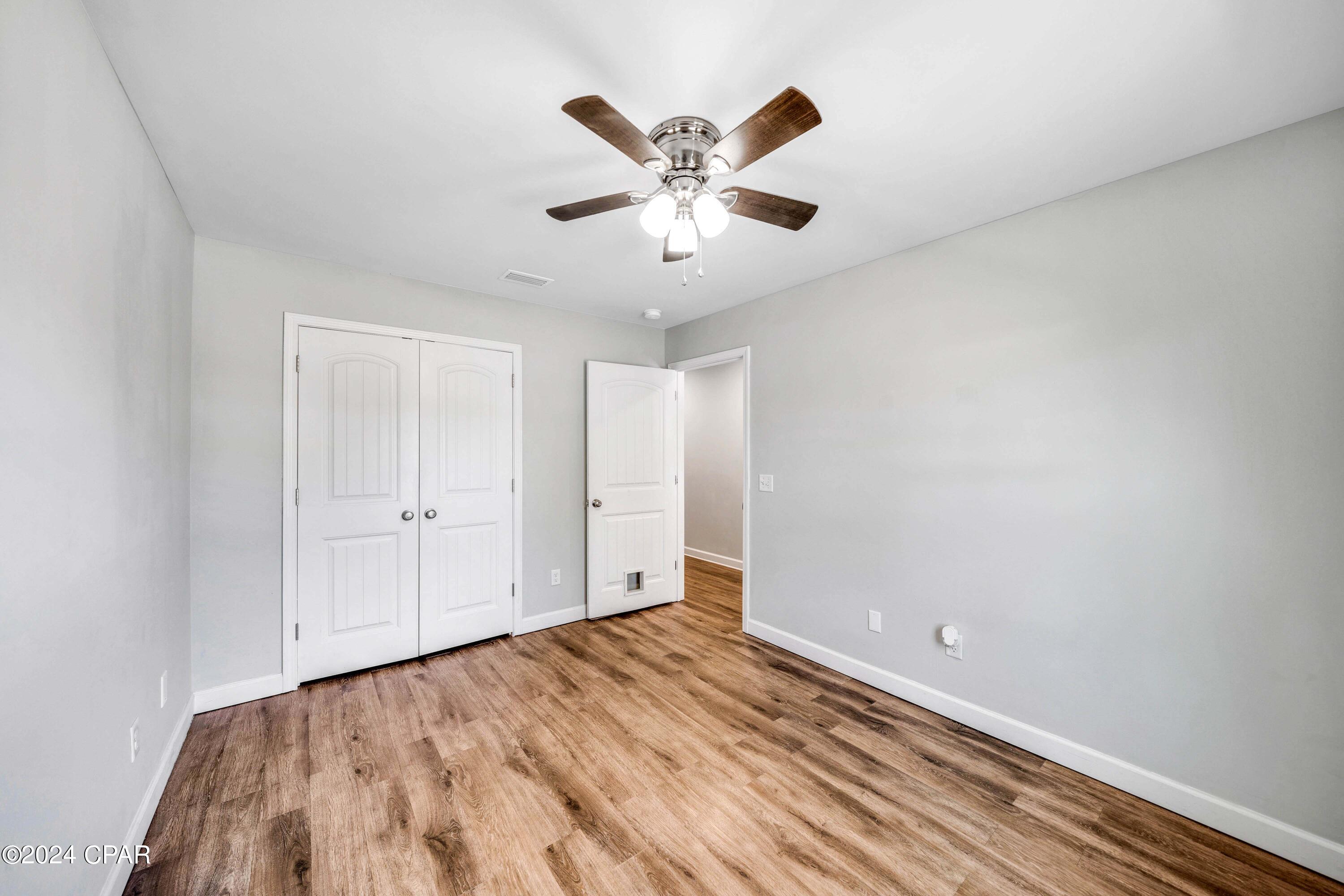 Image 27 For 205 Woodlawn Court