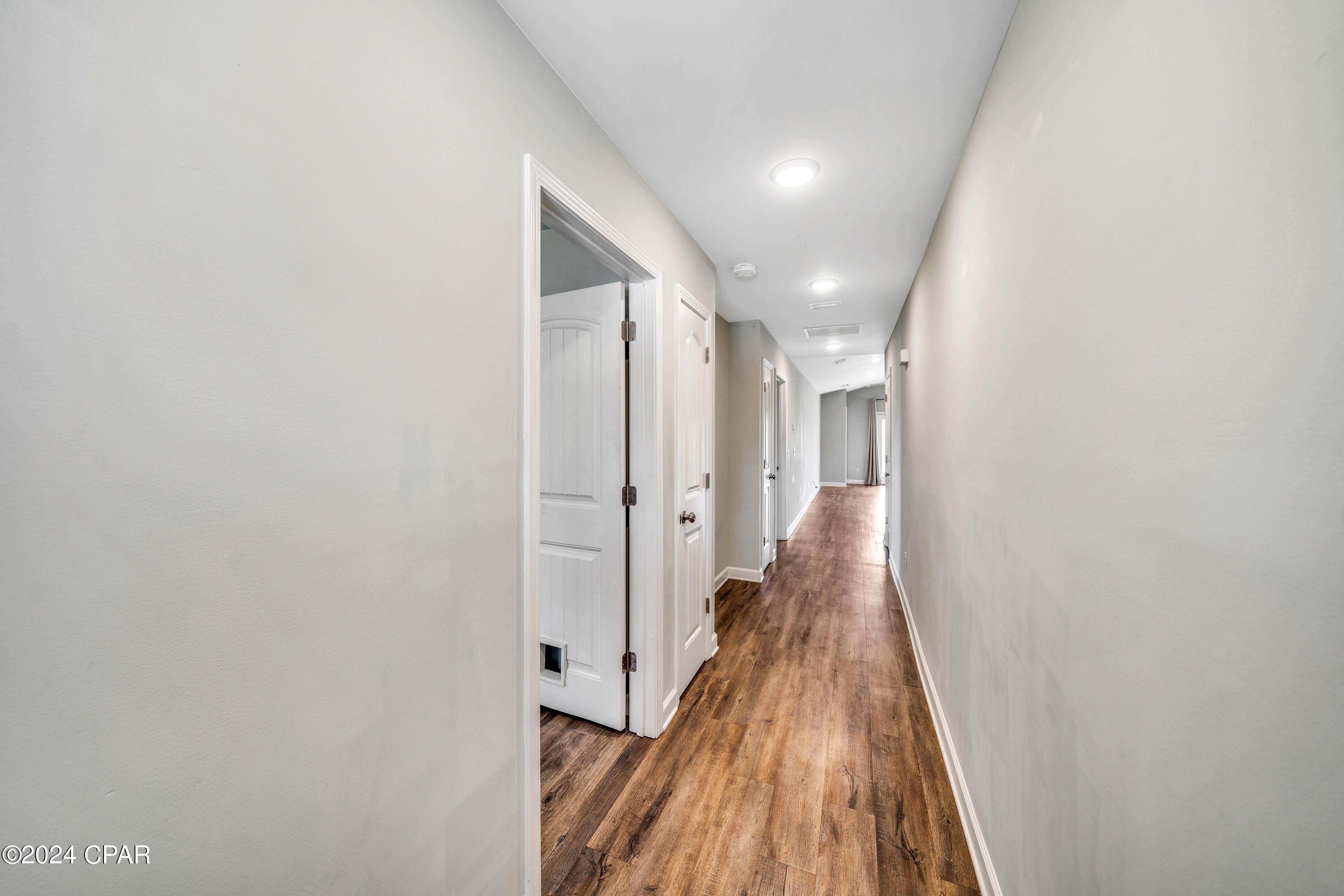 Image 29 For 205 Woodlawn Court