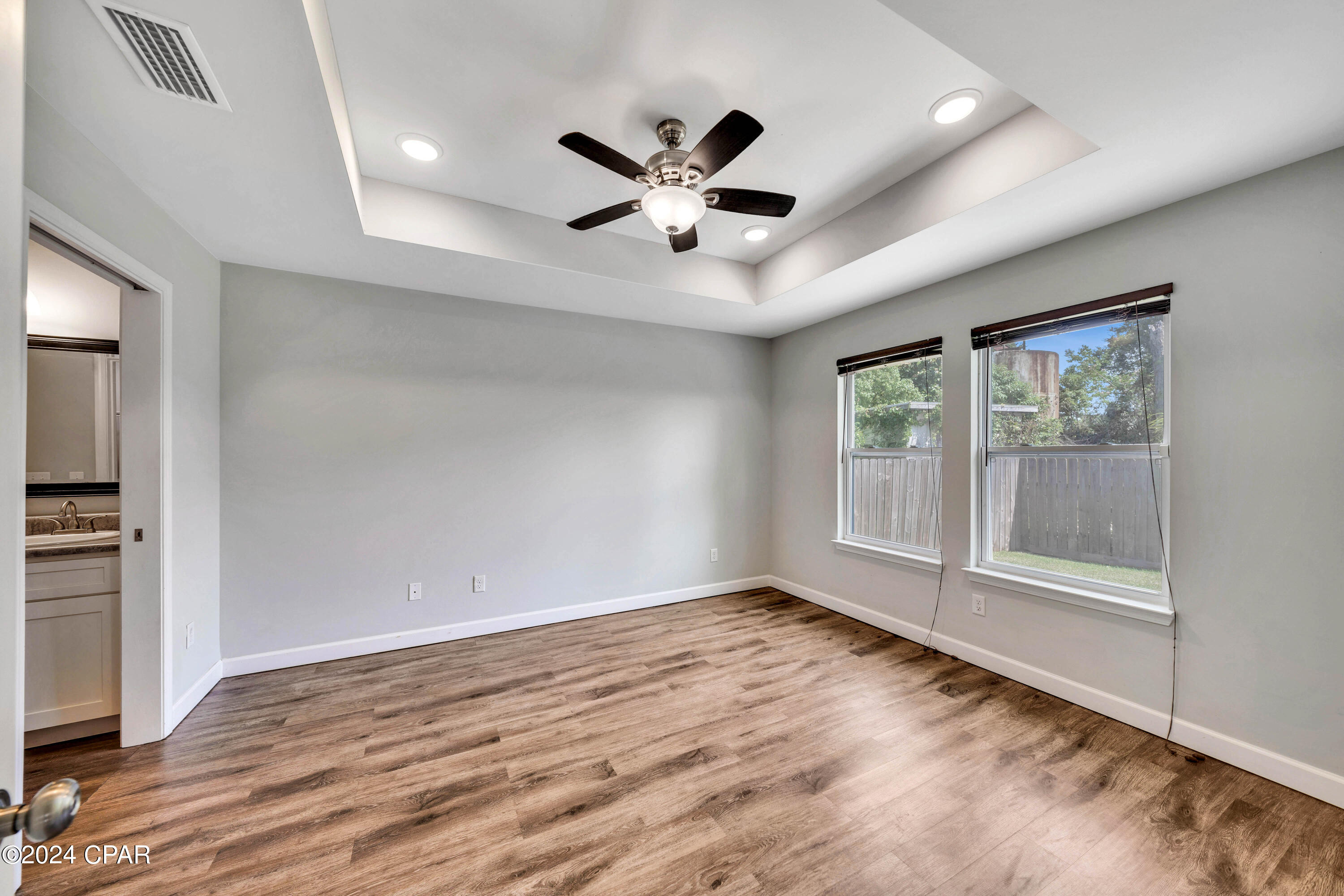 Image 5 For 205 Woodlawn Court