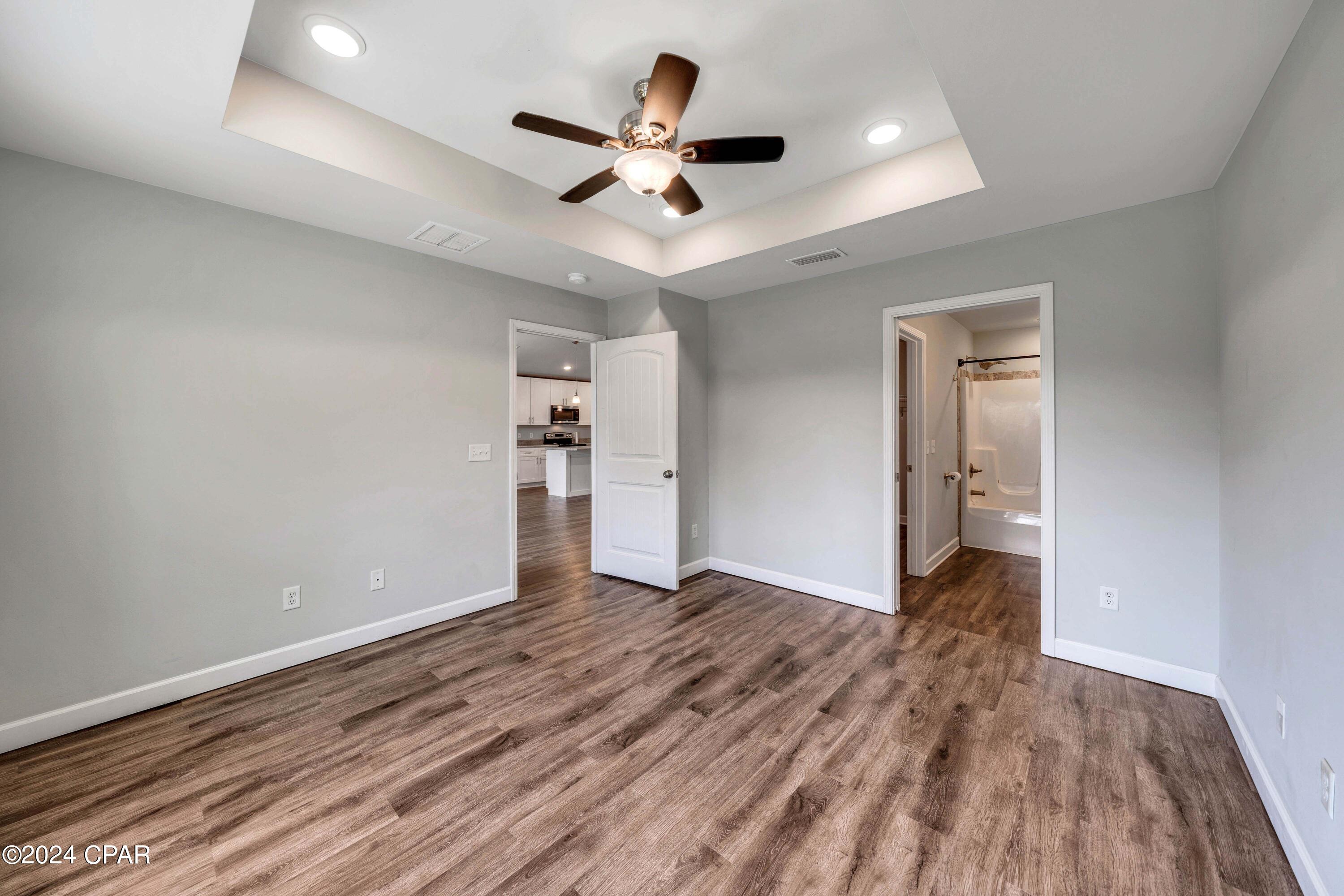 Image 8 For 205 Woodlawn Court