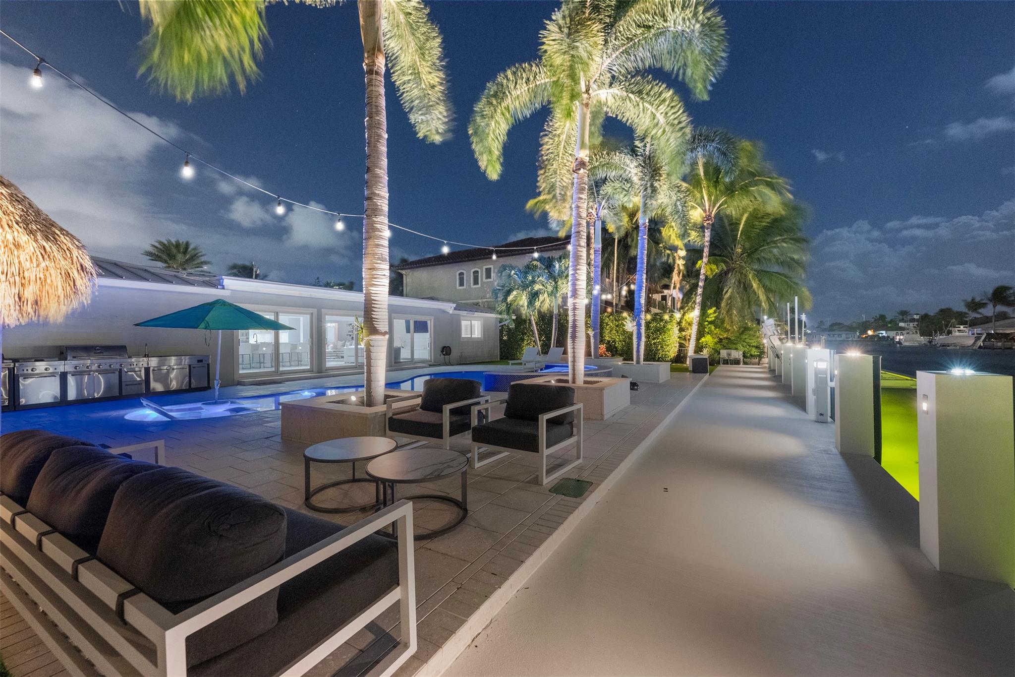 Homes for sale in Lighthouse Point, FL | 2330 Ne 35Th St, Lighthouse Point, FL 33064 | MLS# F10529714