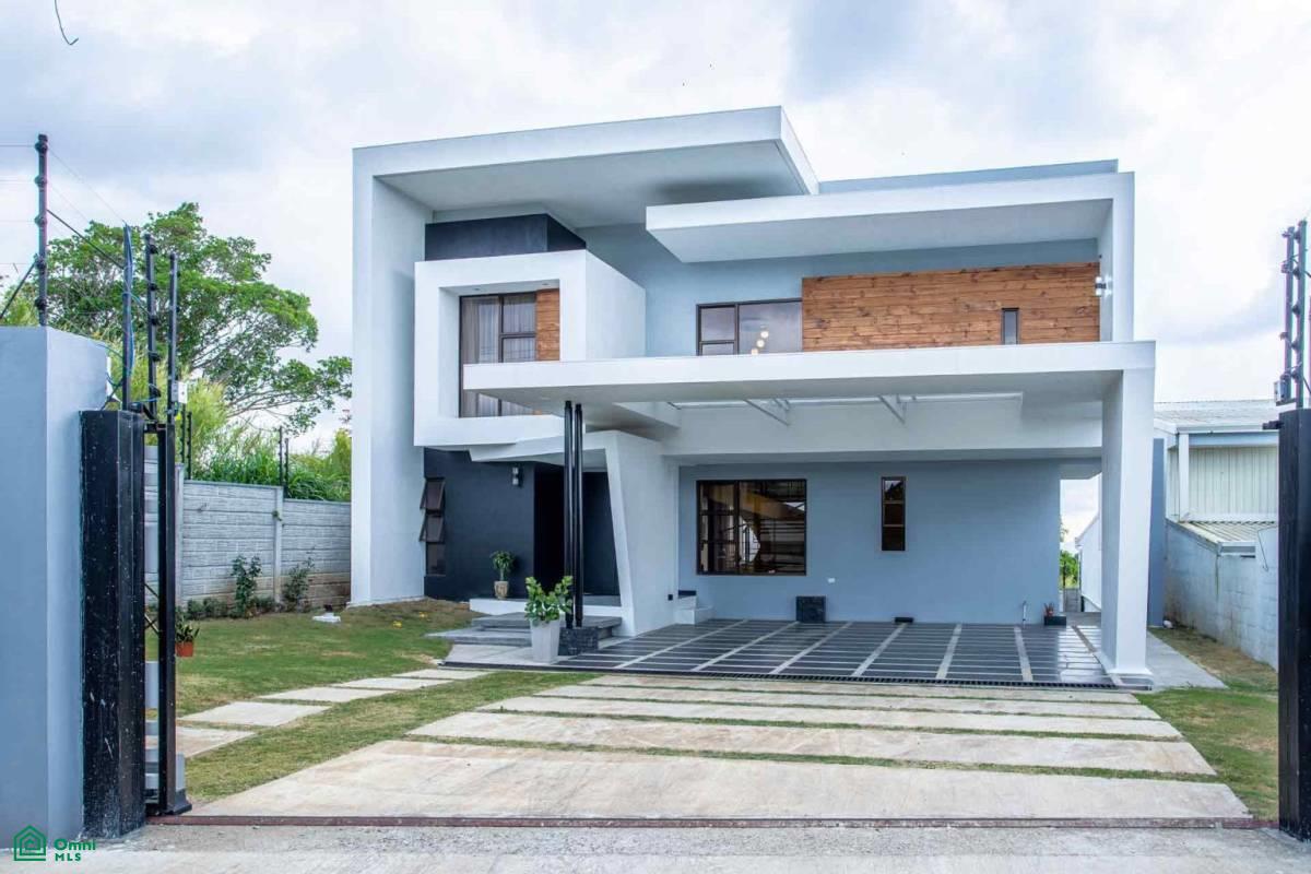 3 bed Single Family Homes For Sale in , Alajuela - 1