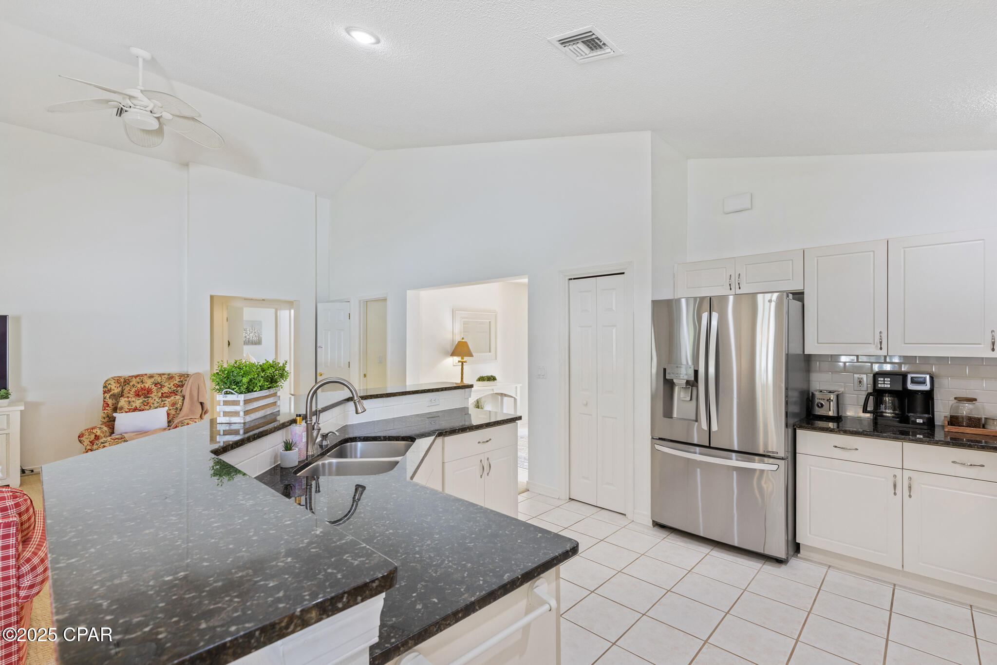 Image 10 For 240 Oxford Avenue