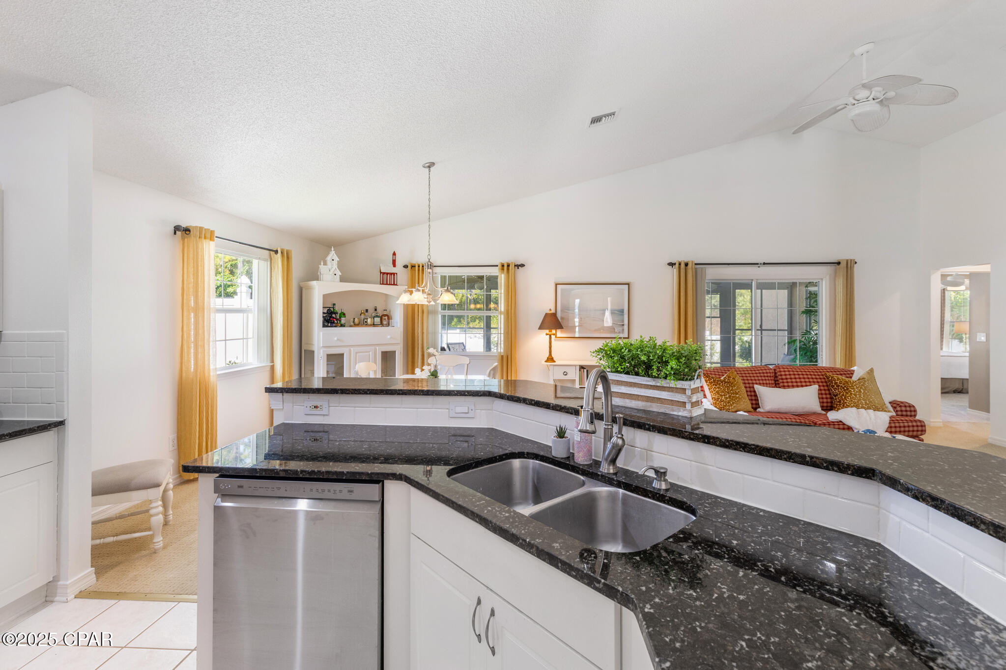 Image 12 For 240 Oxford Avenue