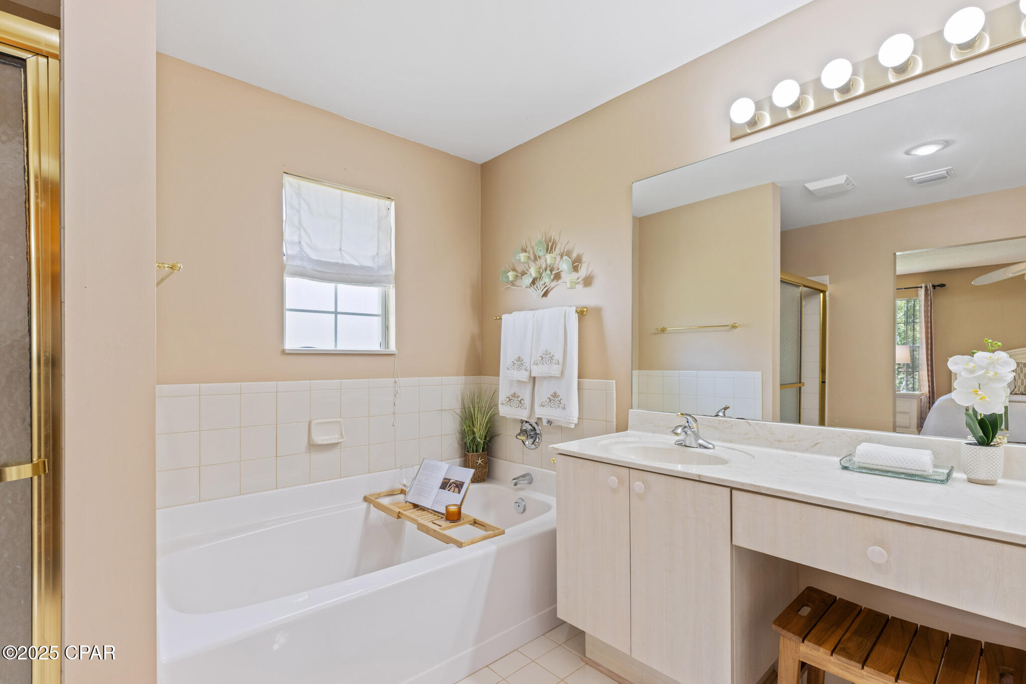 Image 23 For 240 Oxford Avenue