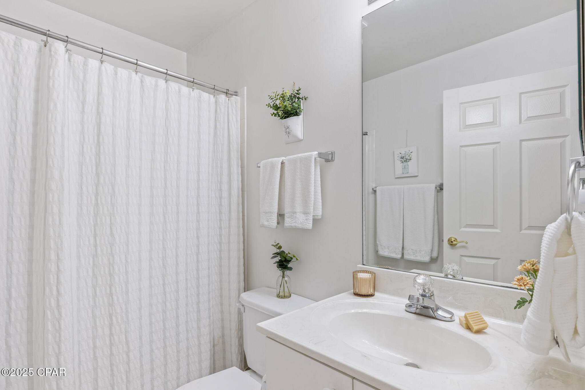 Image 28 For 240 Oxford Avenue