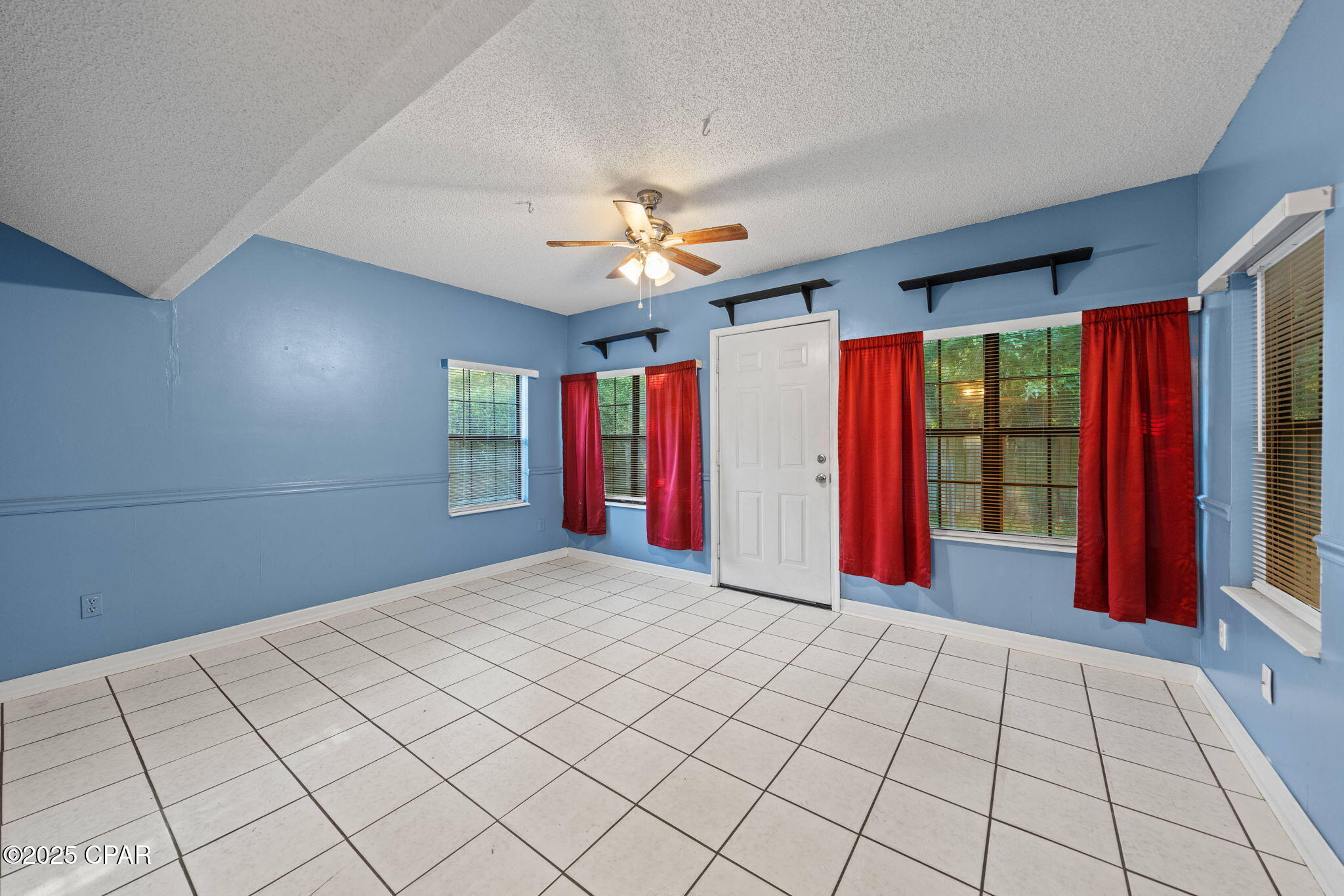 Image 24 For 301 Fairway Boulevard