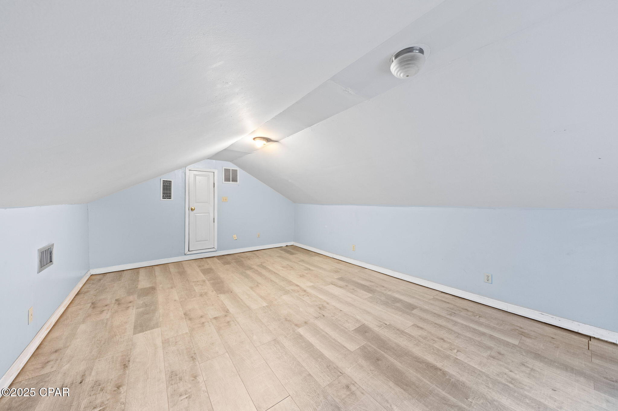 Image 33 For 301 Fairway Boulevard