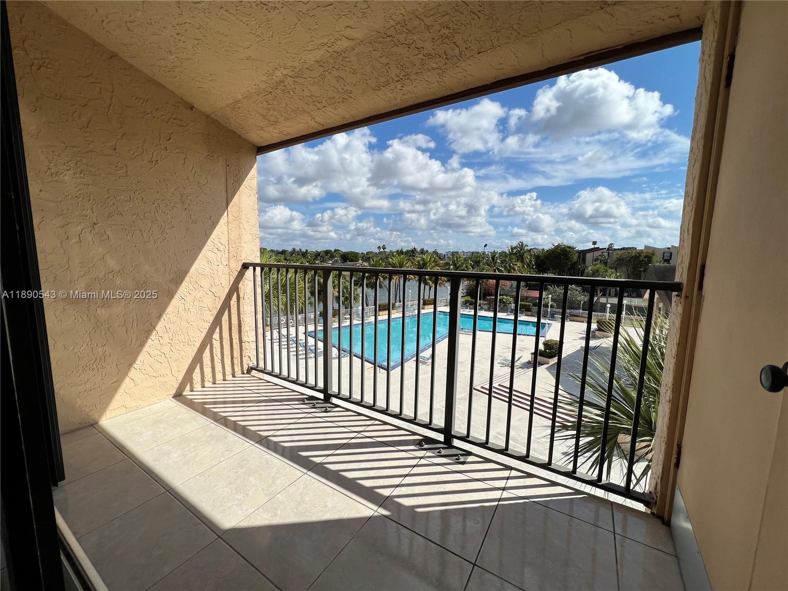 Promenade At Kendale Lake