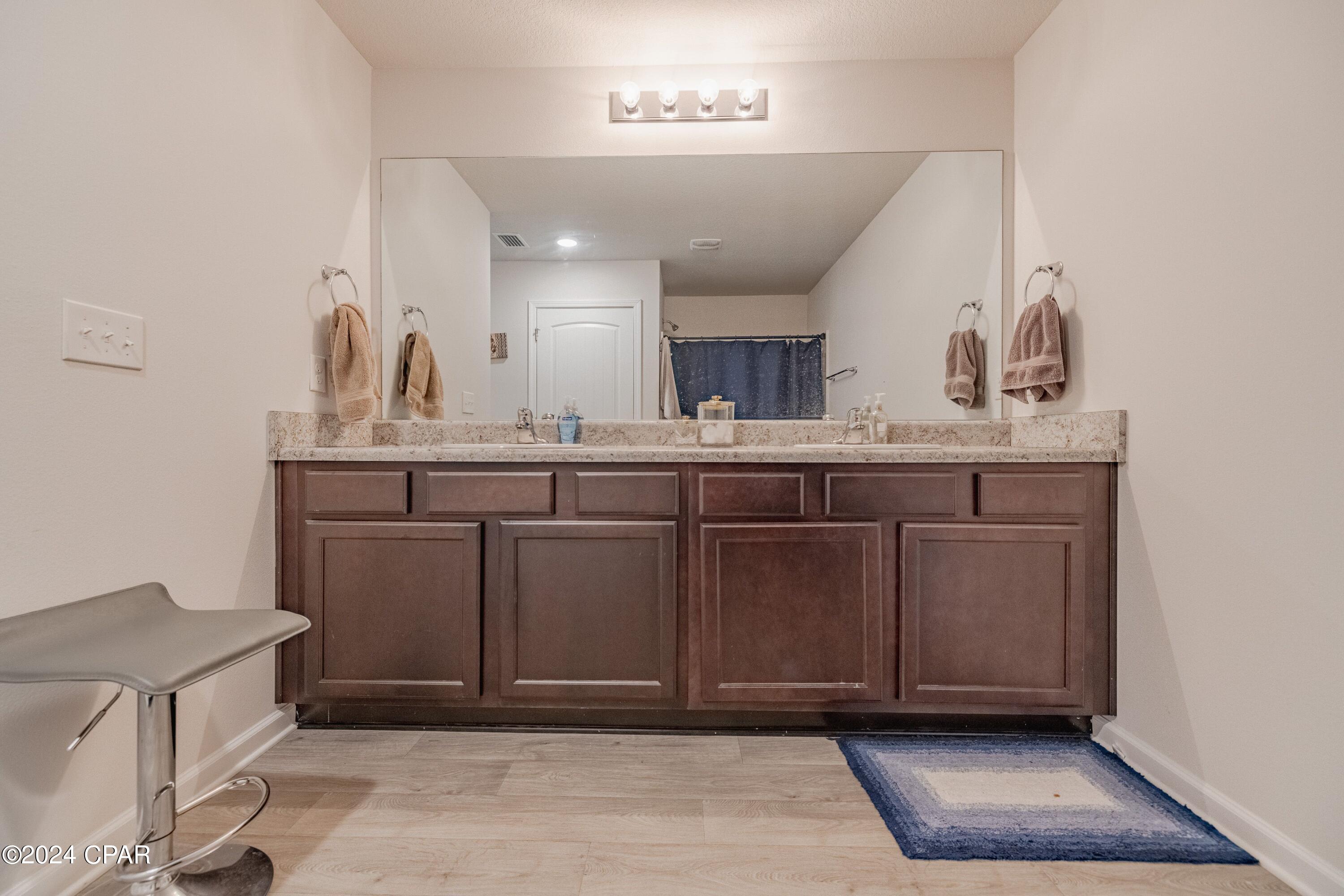 Image 20 For 100 Red Bay Road