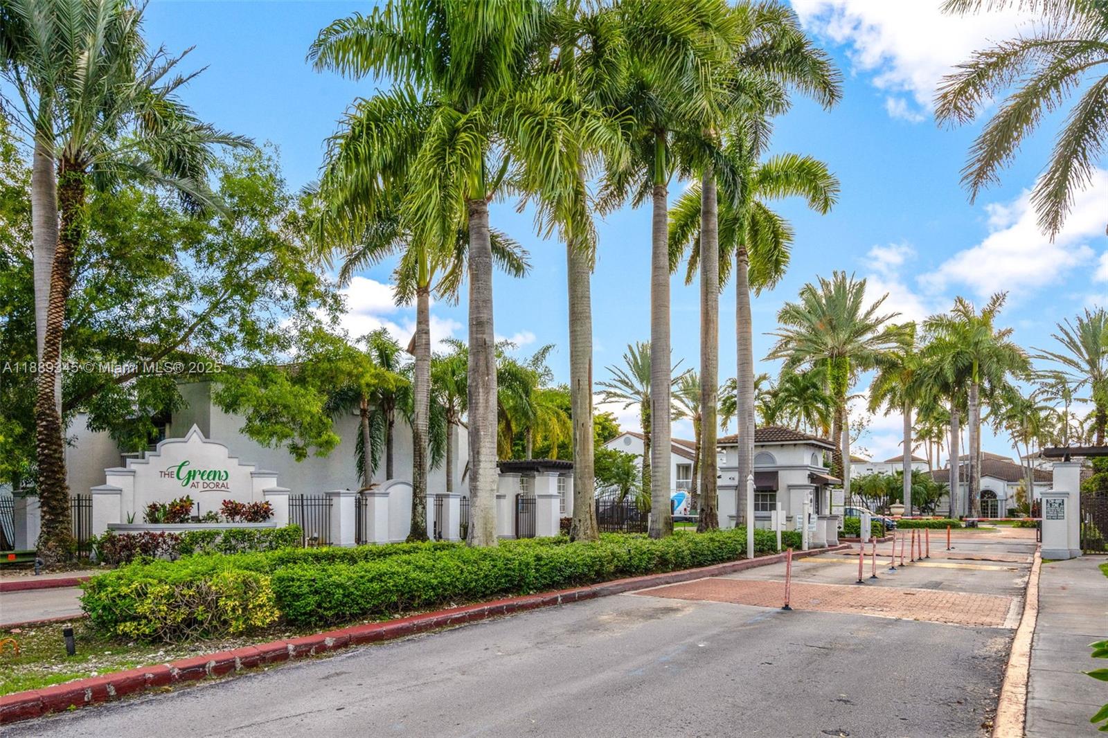 The Greens At Doral Condo