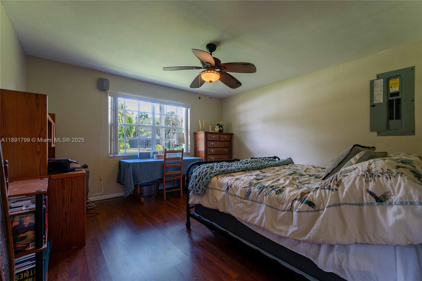 Homes for sale in La Belle, FL | 1076 Park Dr, La Belle, FL 33935 | MLS# A11891799