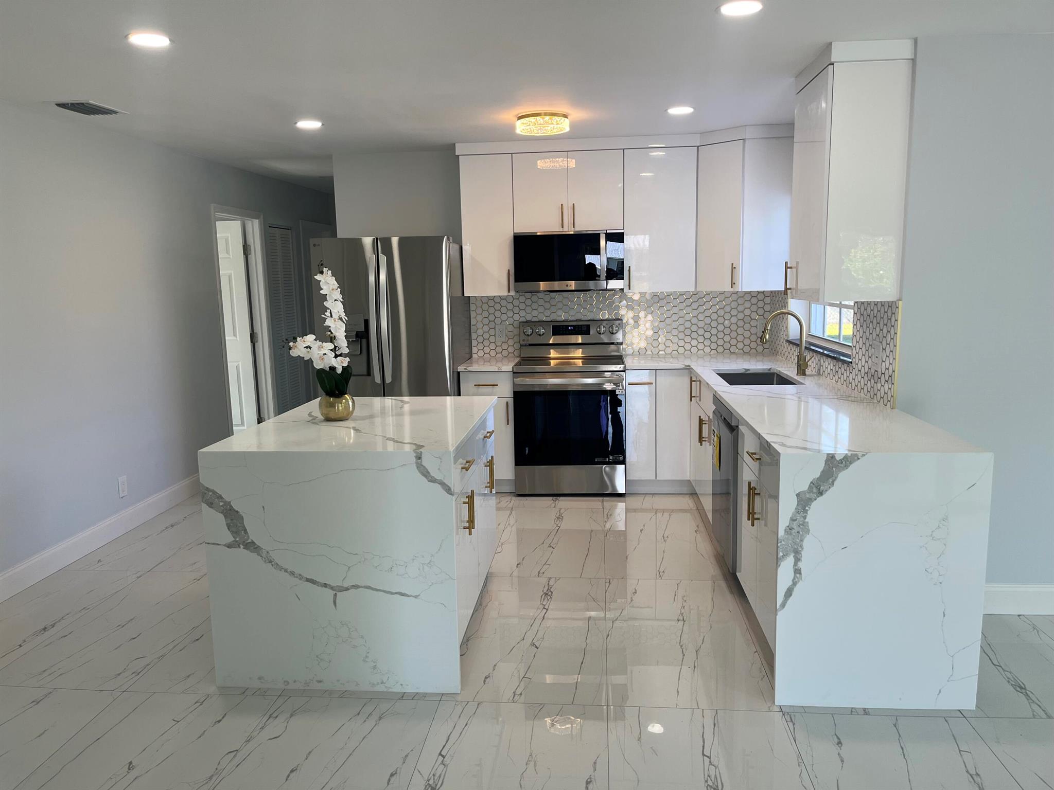 Boca Raton Square Unit 19