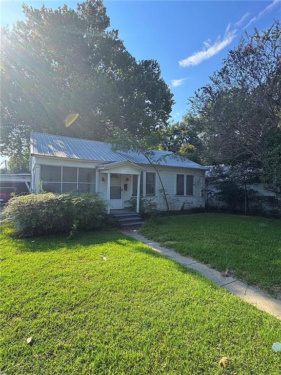 Photo of 419 N PRESTON Street, Marksville, LA 71351
