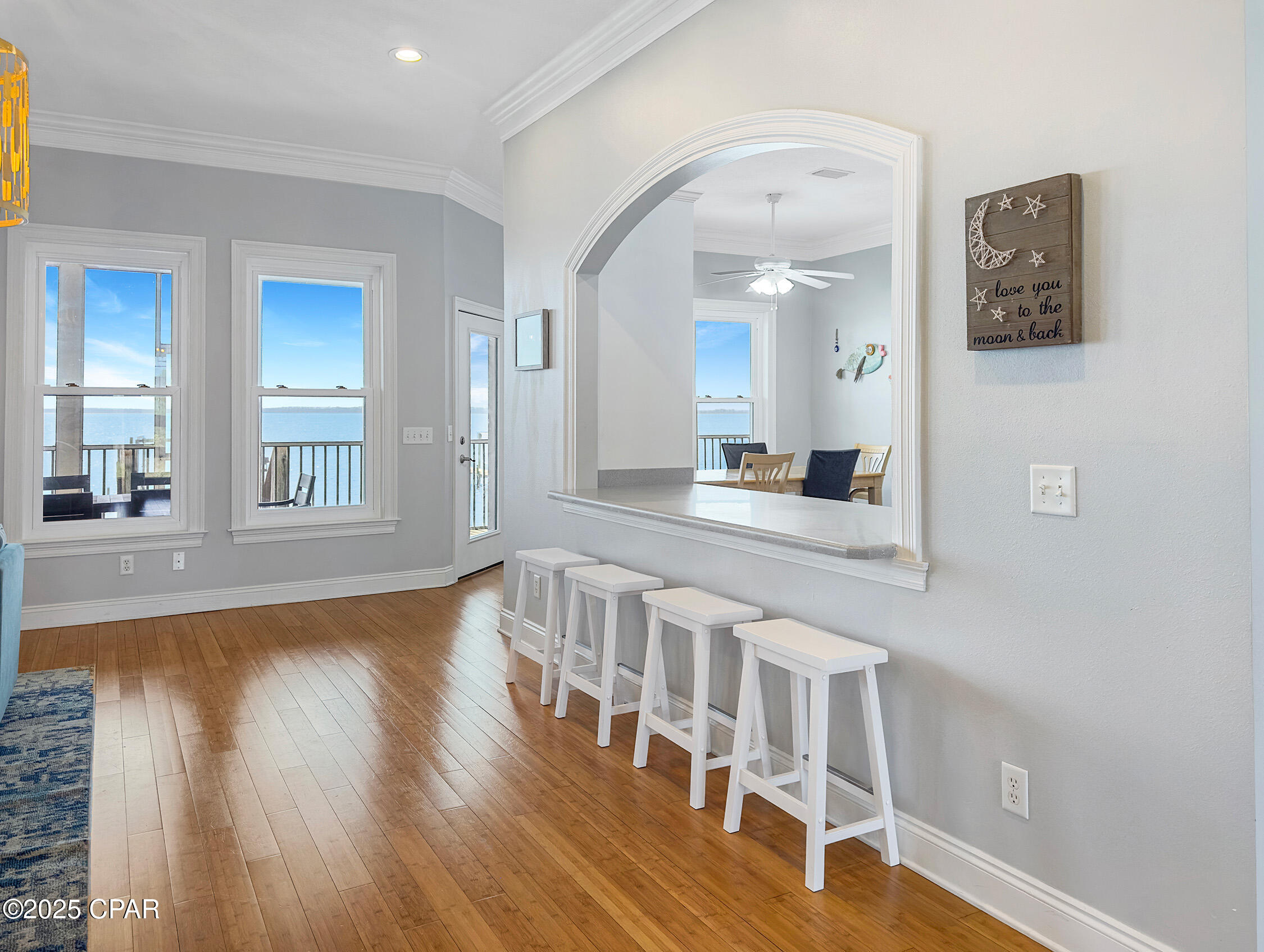 Listing photo id 3 for 7339 Rodgers Drive