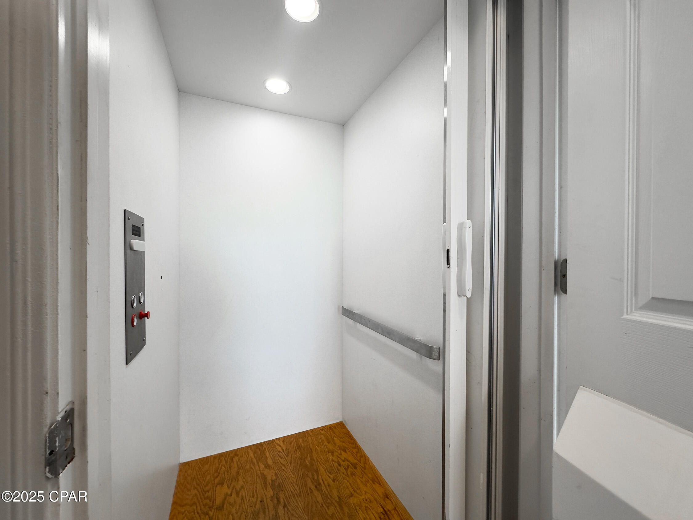 Listing photo id 43 for 7339 Rodgers Drive