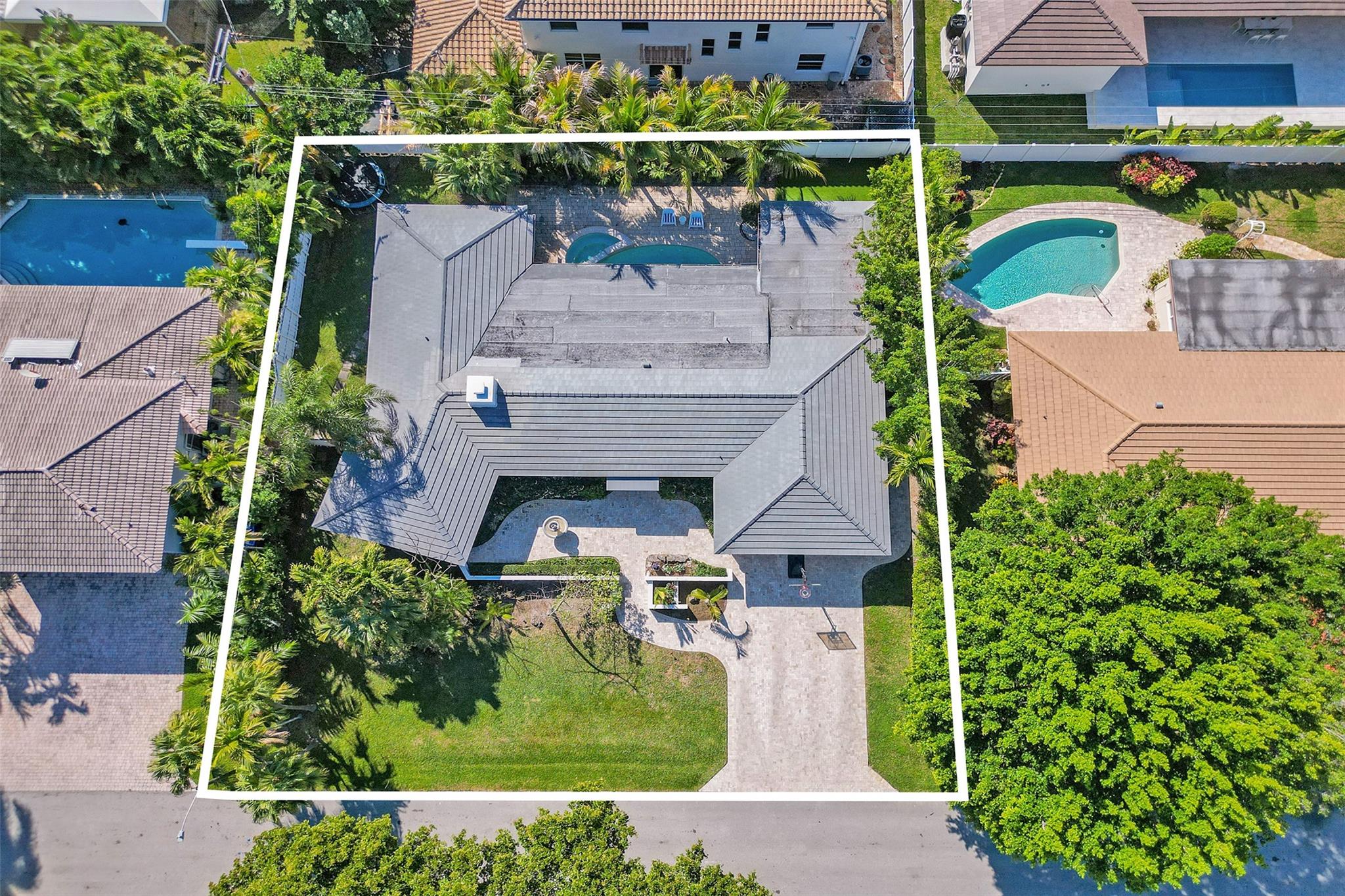 Homes for sale in Fort Lauderdale, FL | 2740 Ne 29Th St, Fort Lauderdale, FL 33306 | MLS# F10530350