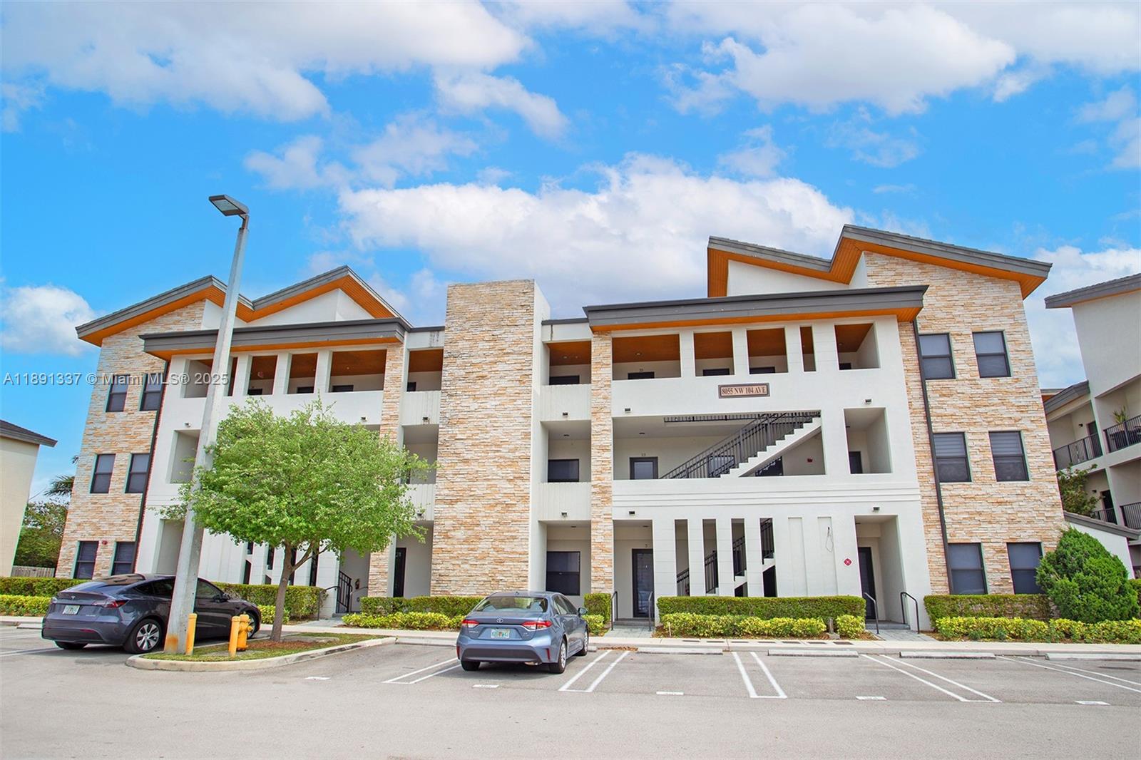 Apex At Park Central Cond