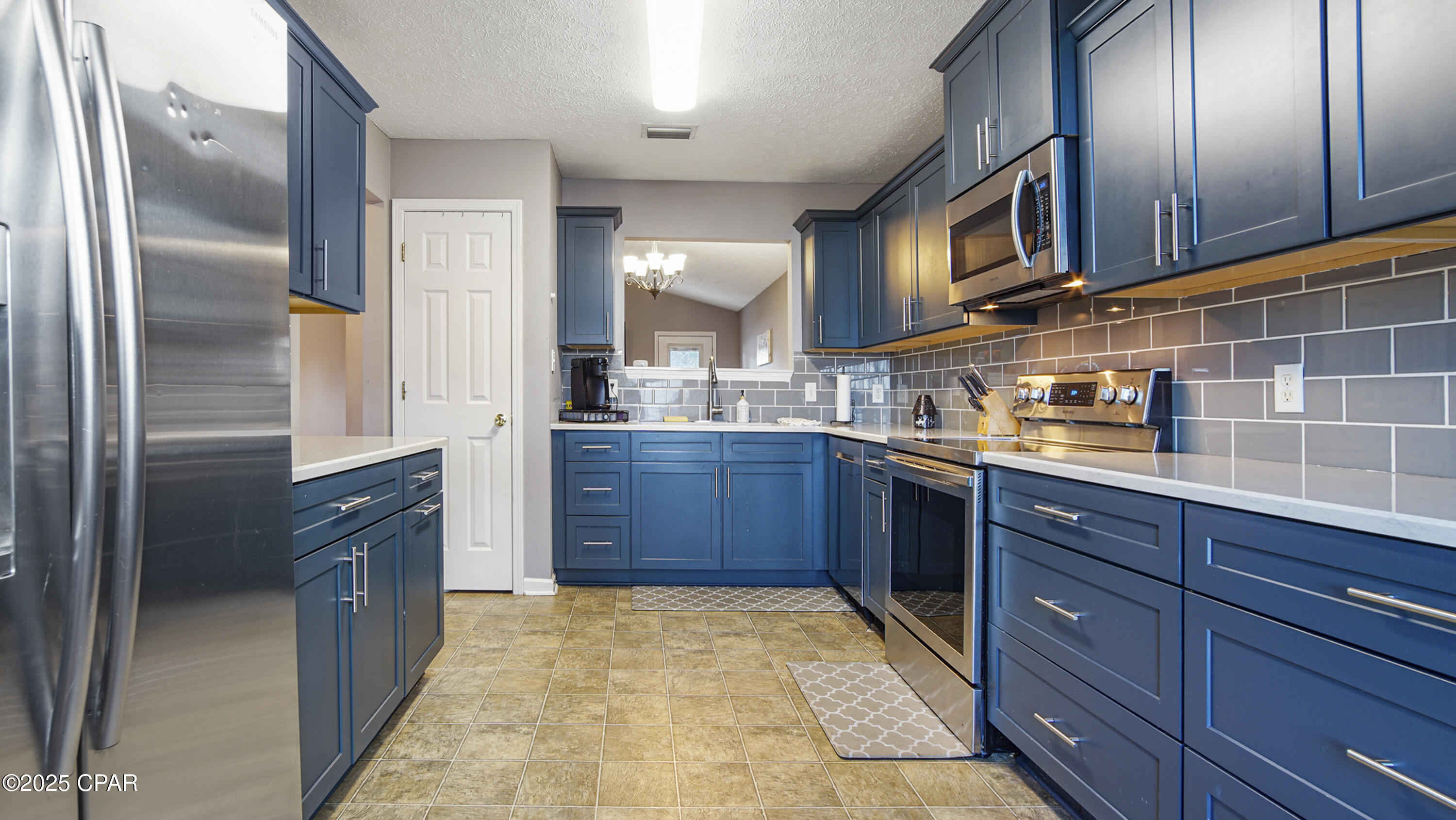 Image 4 For 2520 Sarasota Lane