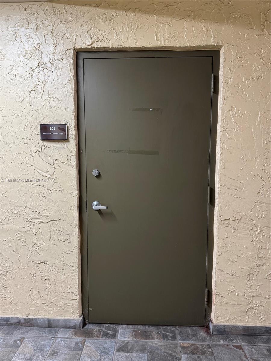 listing main picture