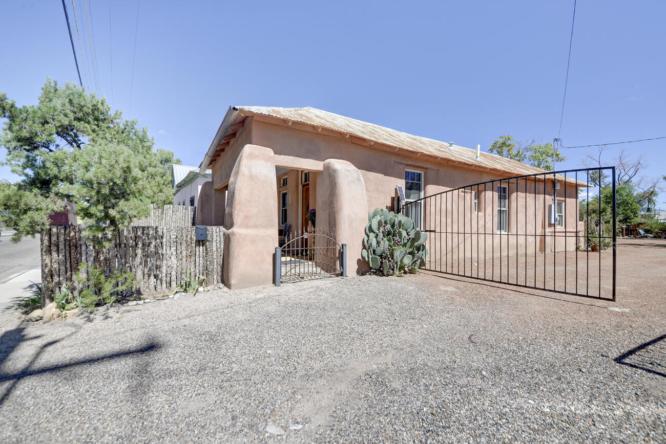 Homes for sale in Albuquerque, NM | 1913 Lomas Blvd Nw, Albuquerque, NM 87104 | MLS# 1092568