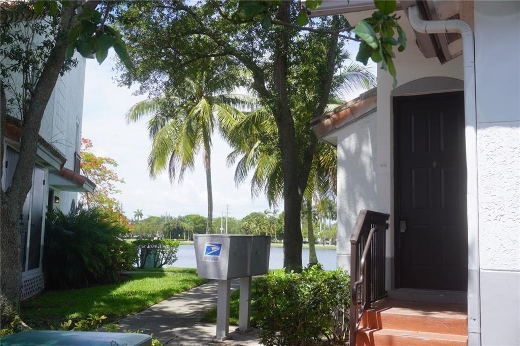 Villa De Tuscany Condo