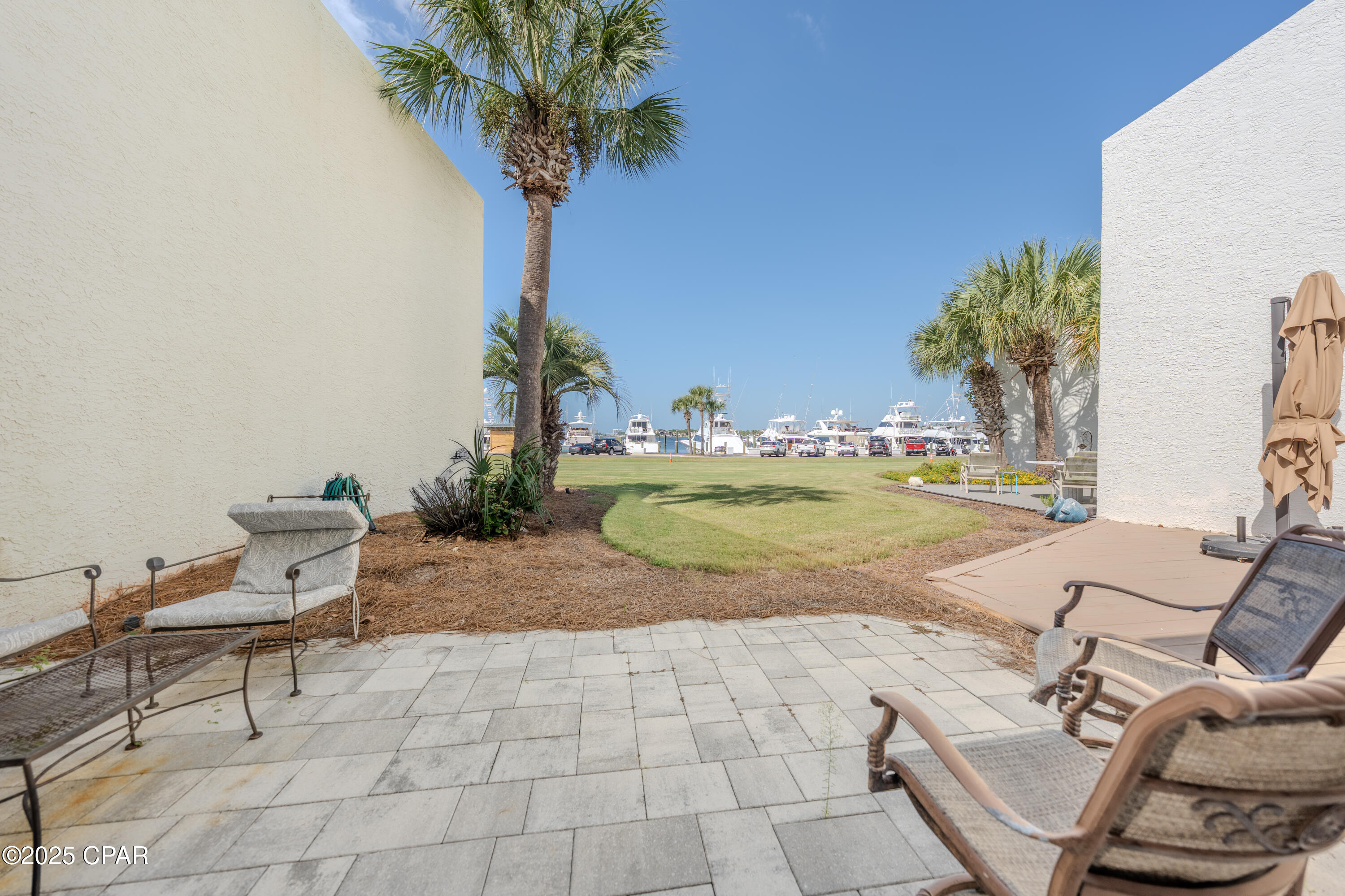 Listing photo id 13 for 4726 Bay Point Road 4127