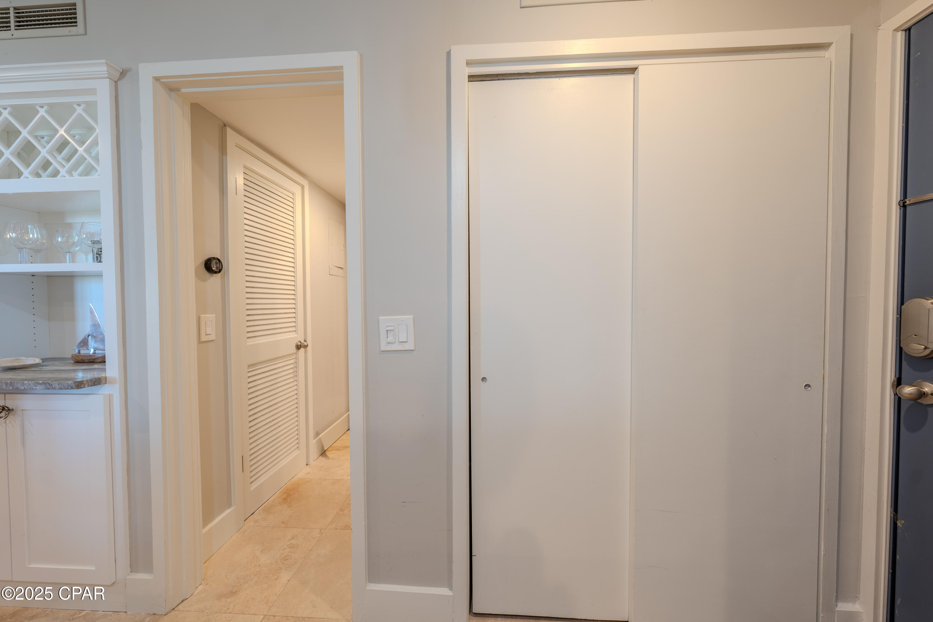 Listing photo id 23 for 4726 Bay Point Road 4127