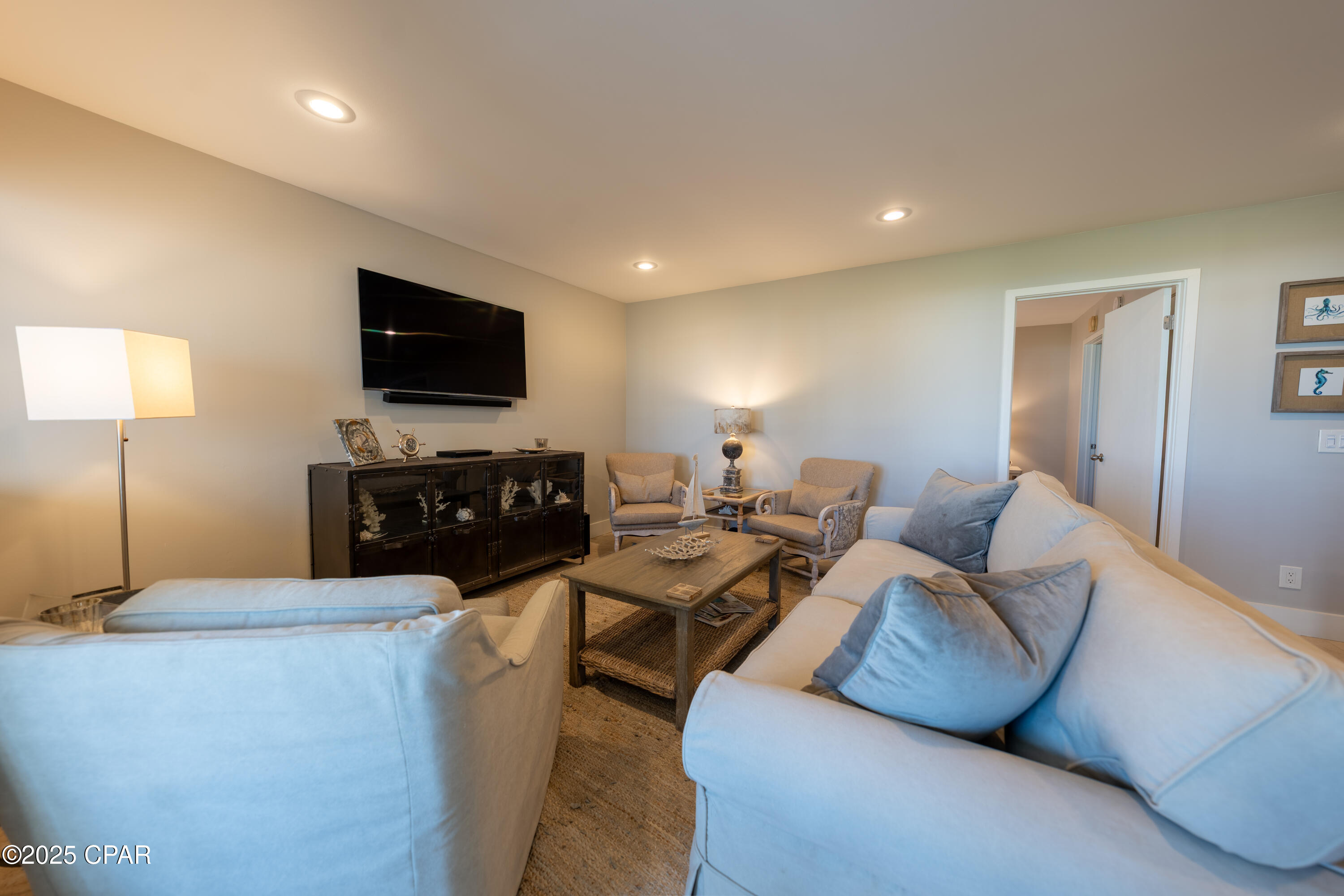 Listing photo id 4 for 4726 Bay Point Road 4127