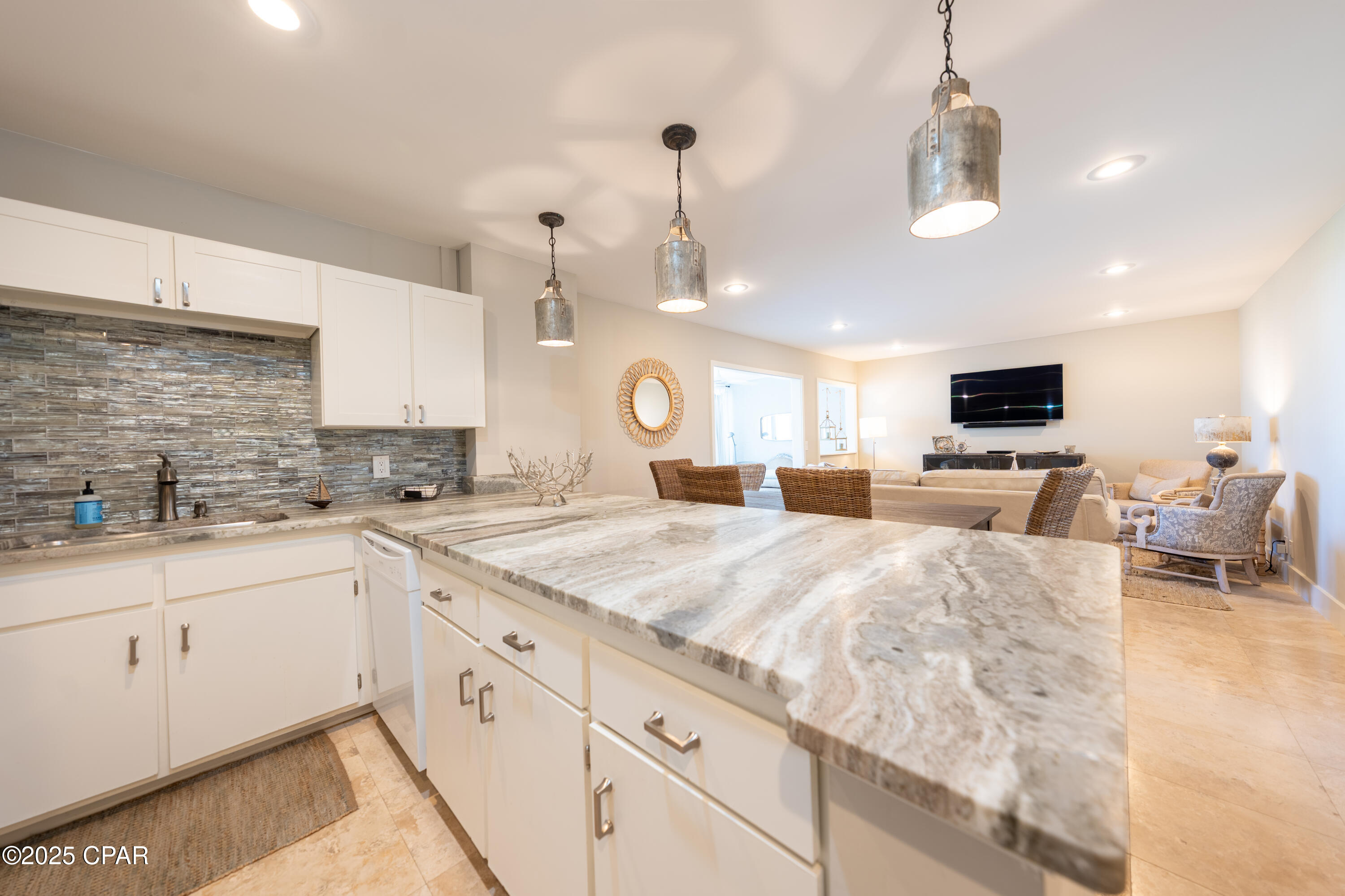 Listing photo id 8 for 4726 Bay Point Road 4127