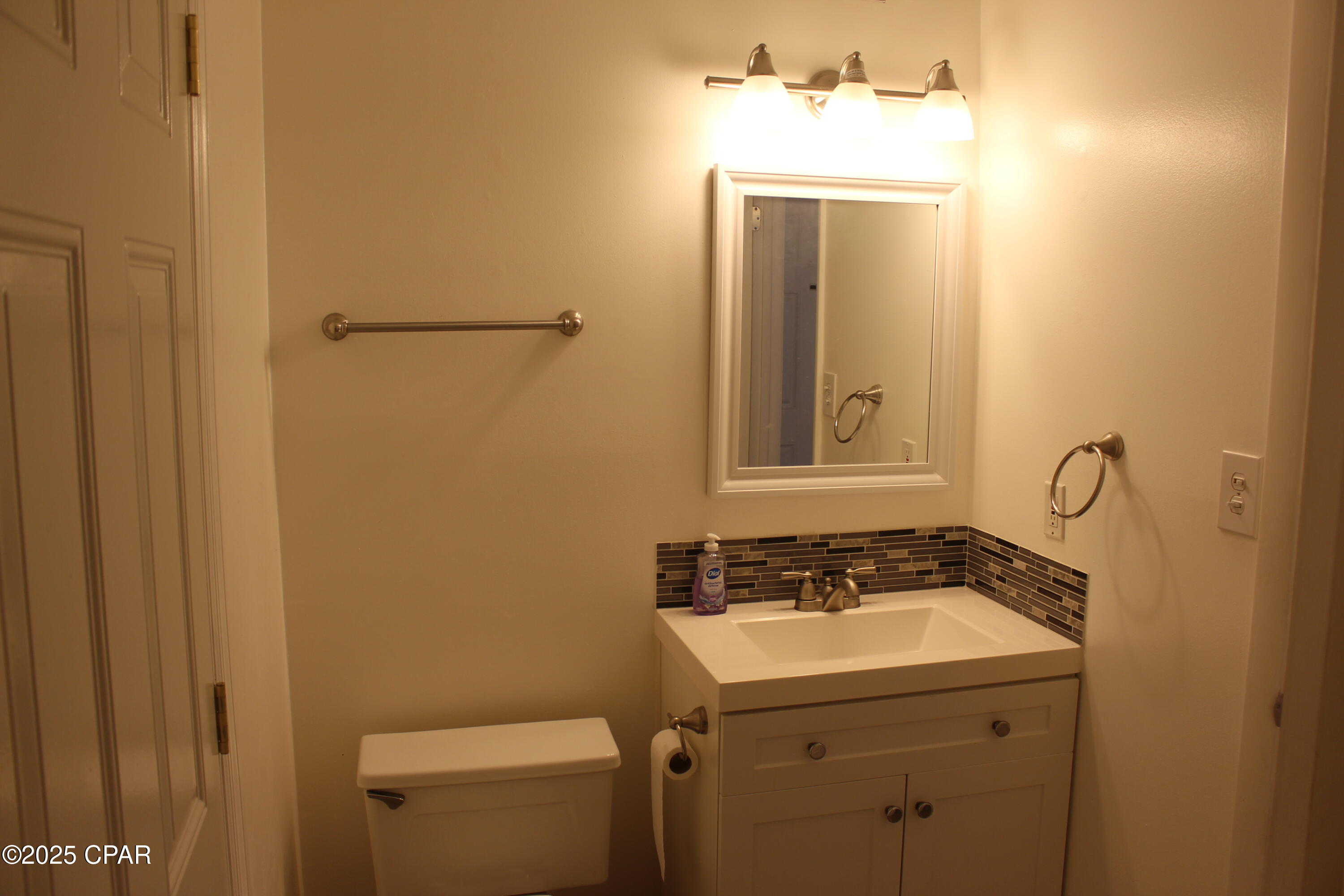 Image 12 For 19991 First Avenue A & B