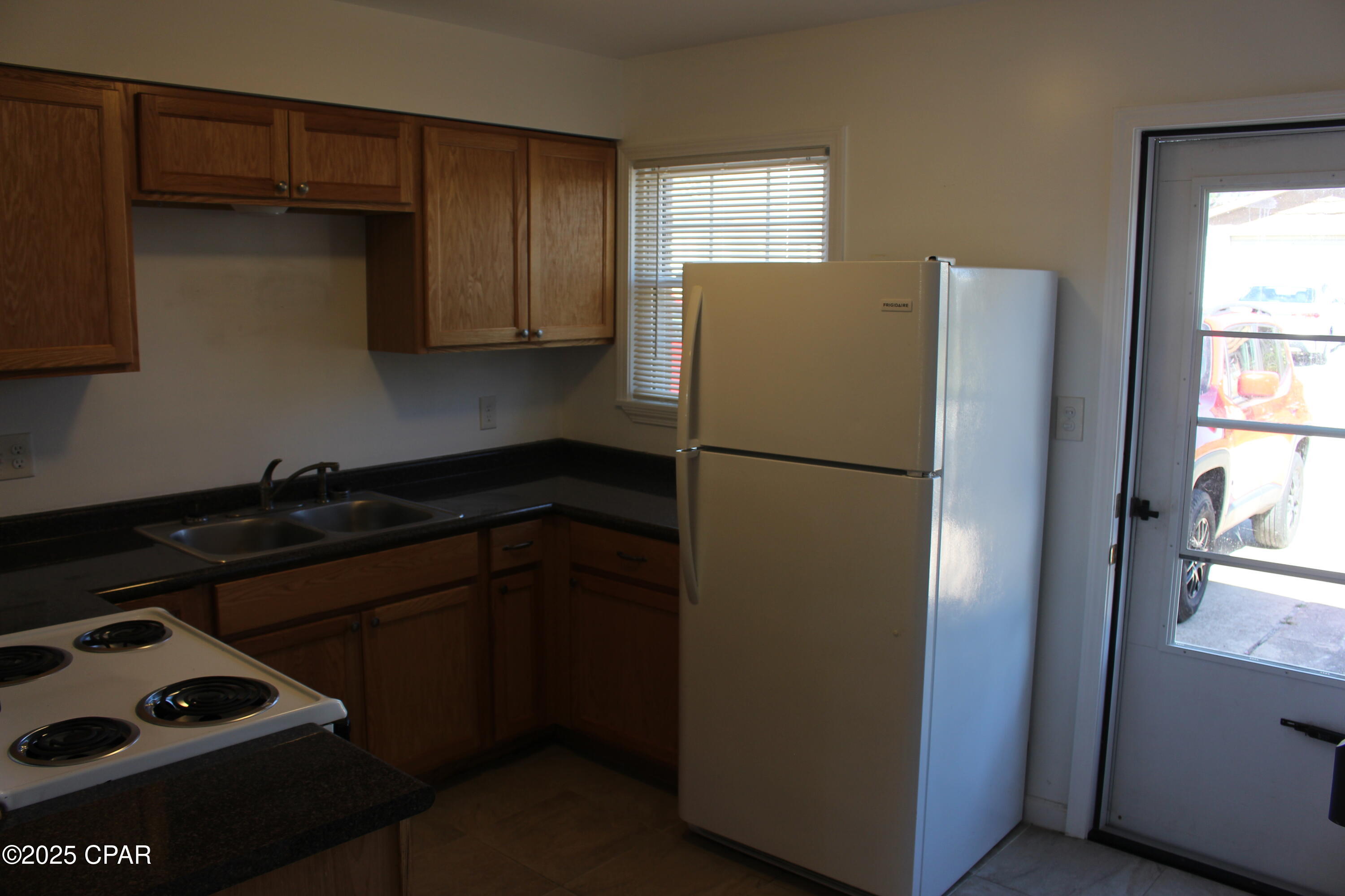 Image 5 For 19991 First Avenue A & B