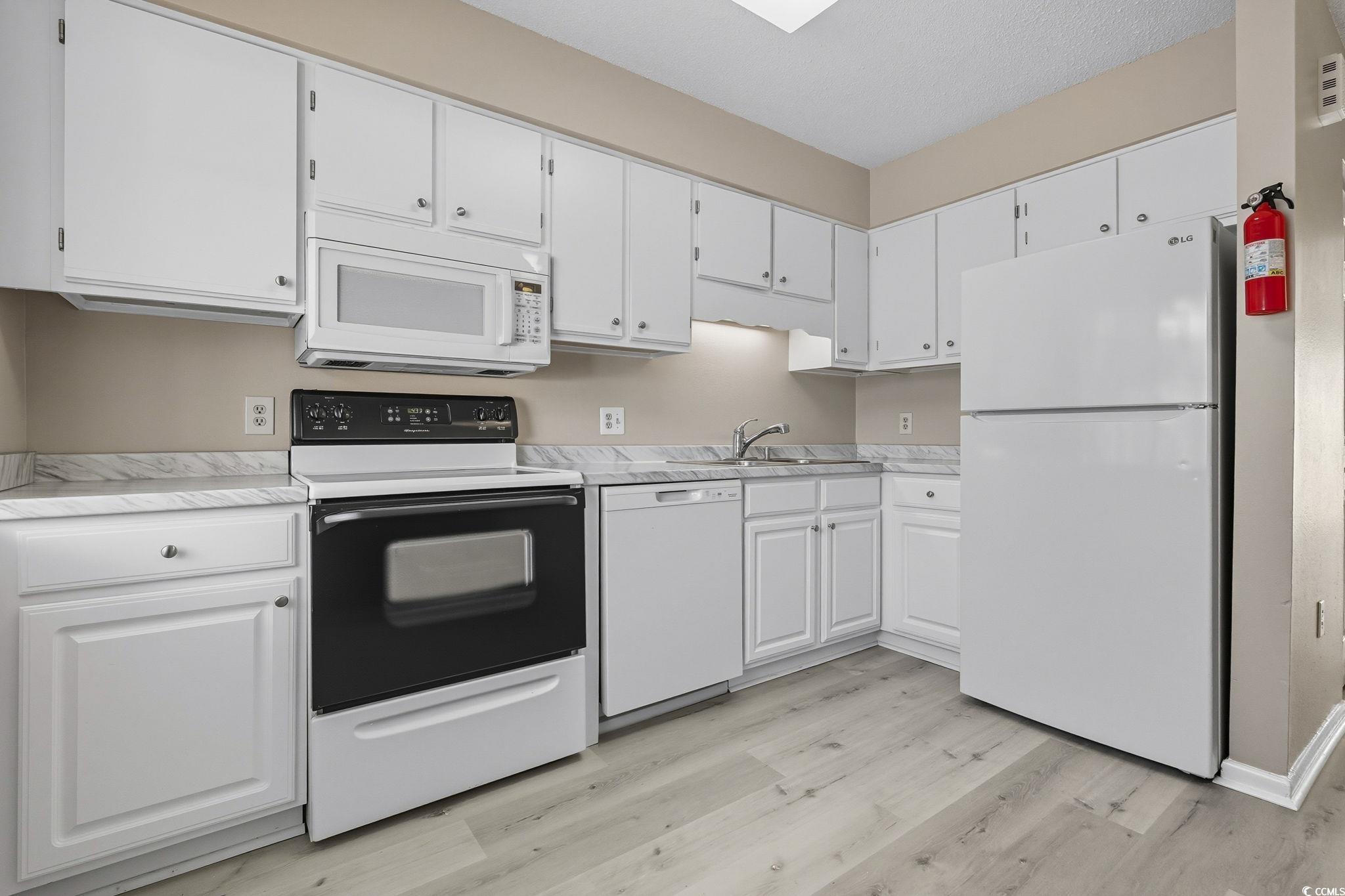 Homes for sale in Myrtle Beach, SC | 1208 Pinegrove Dr #D, Myrtle Beach, SC 29577 | MLS# 2524486