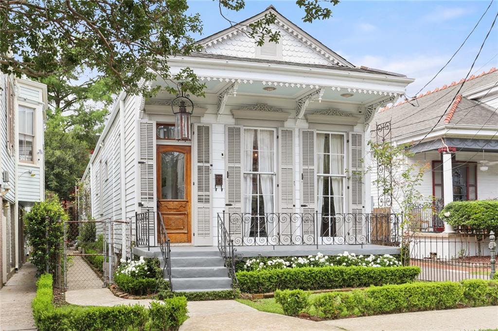 Homes for sale in New Orleans, LA | 2728 Bell St, New Orleans, LA 70119 | MLS# 2525388