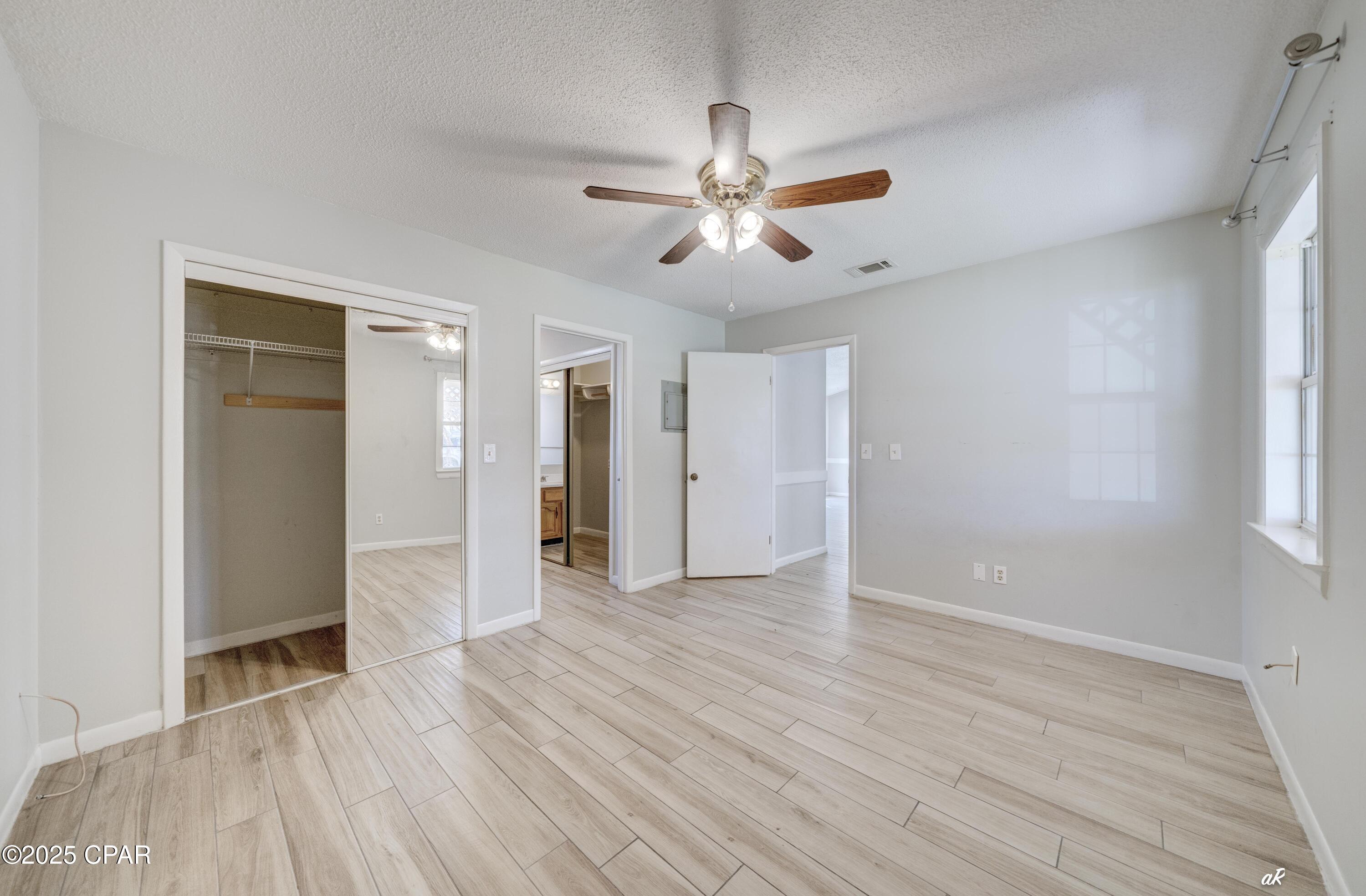 Image 16 For 221 Poinsettia Drive