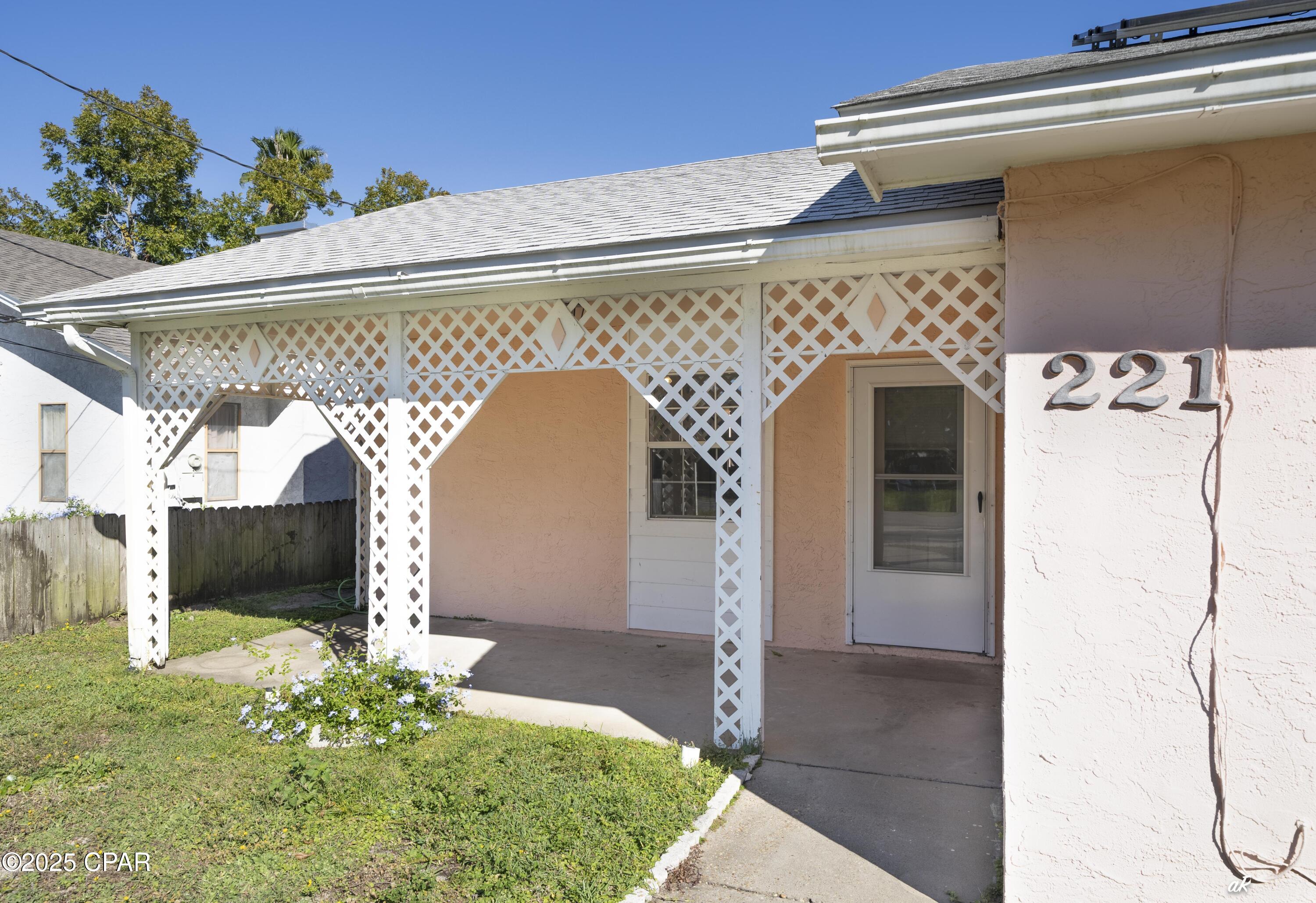 Image 2 For 221 Poinsettia Drive