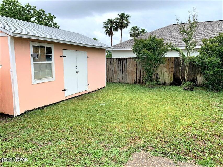 Image 20 For 221 Poinsettia Drive