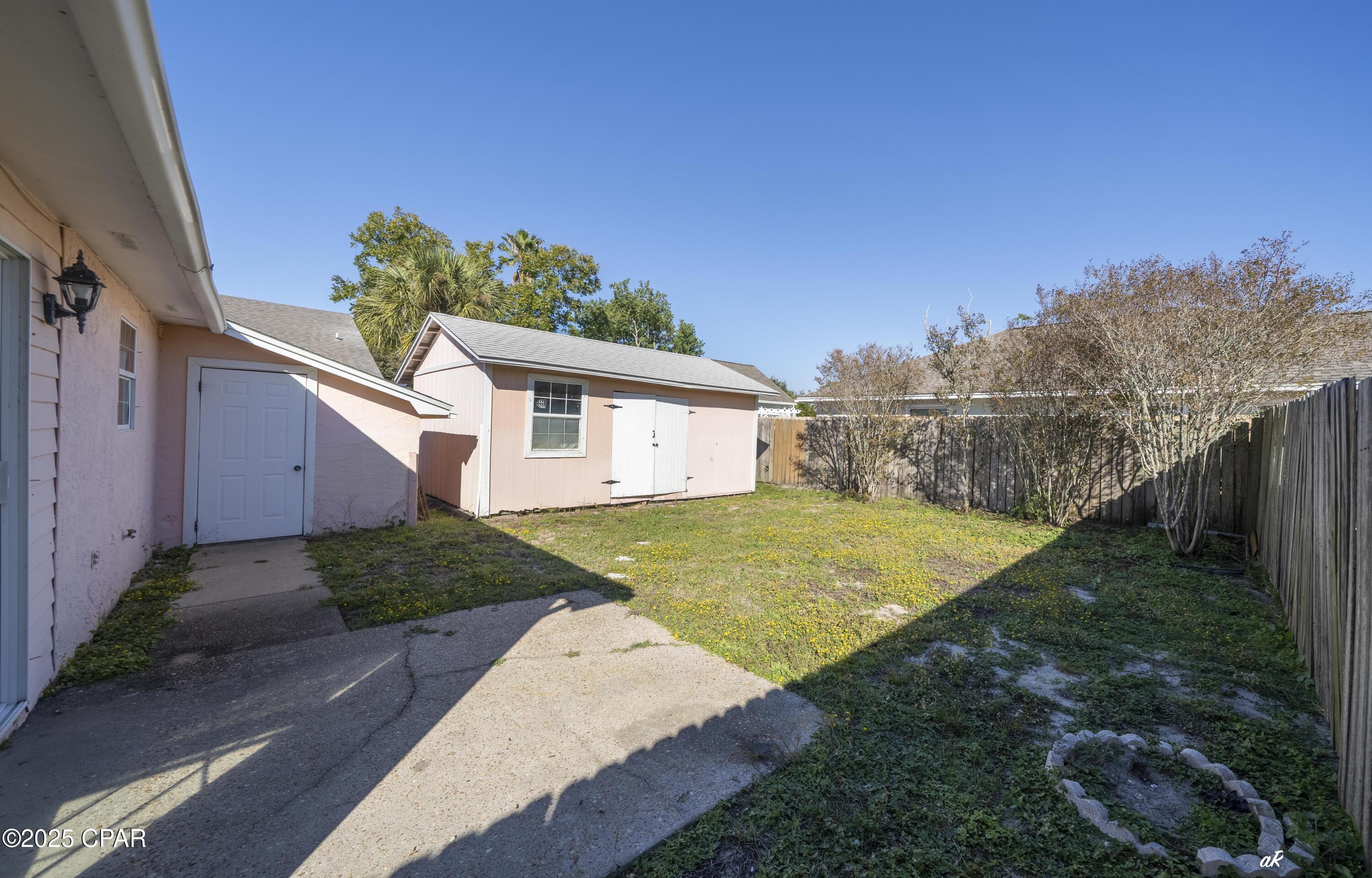 Image 21 For 221 Poinsettia Drive