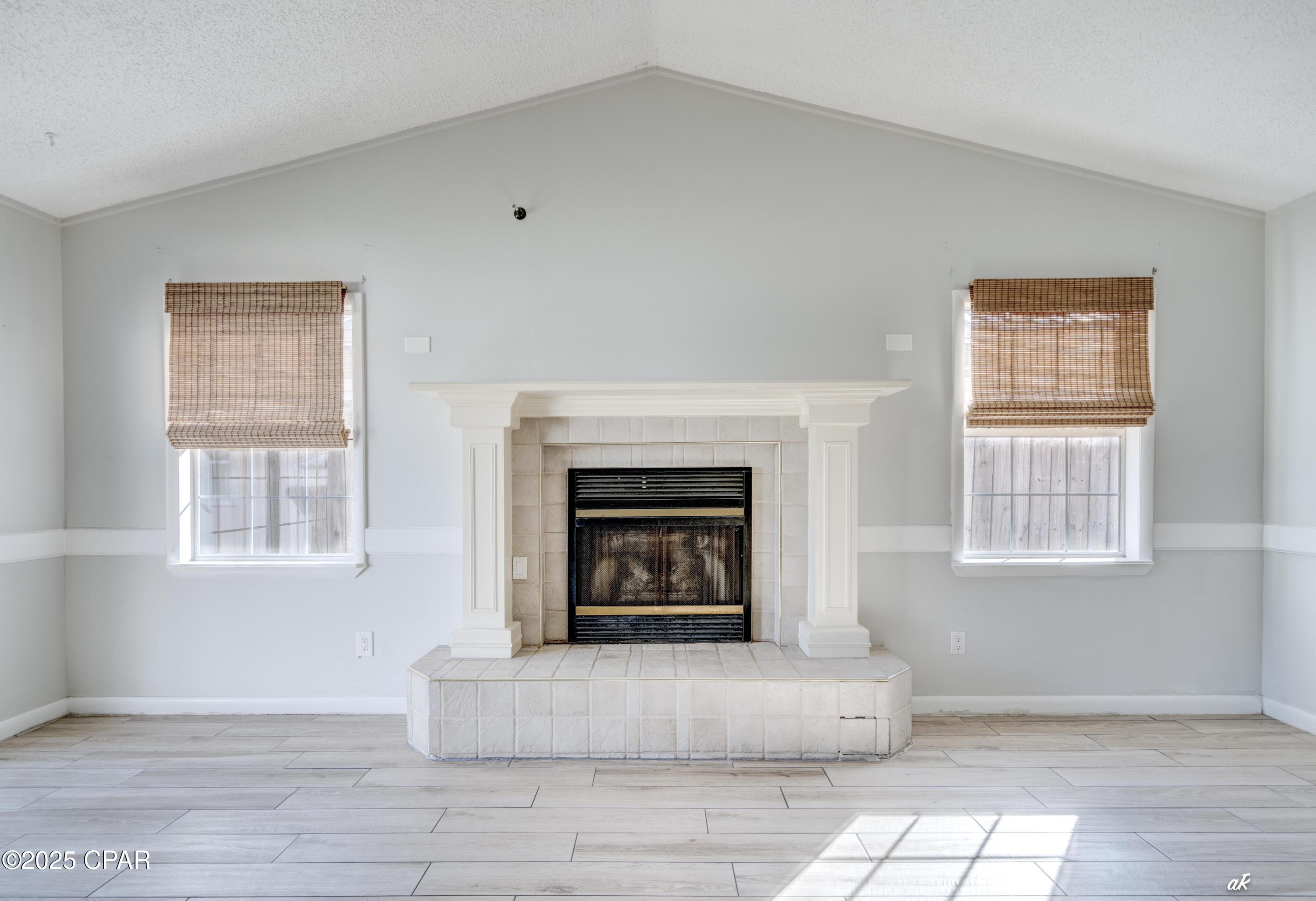 Image 8 For 221 Poinsettia Drive