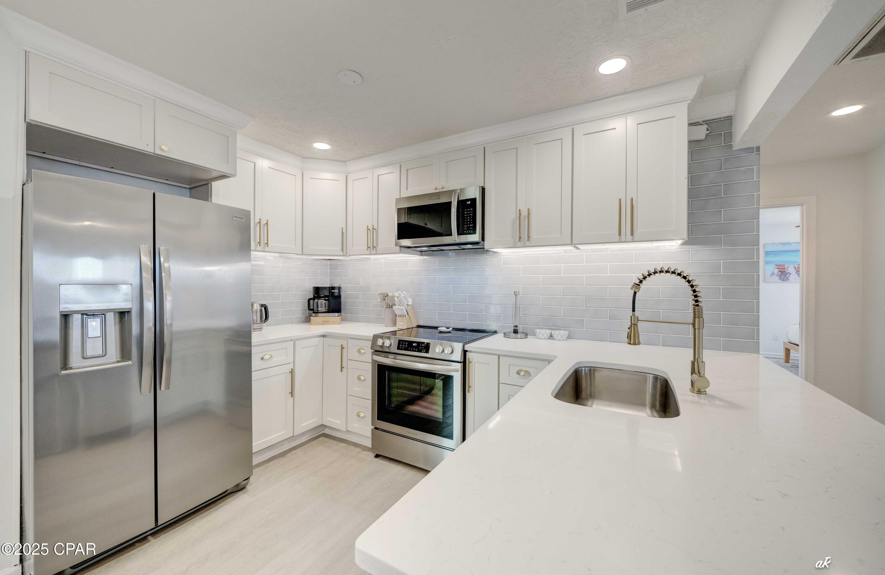 Image 13 For 6312 Beach Drive