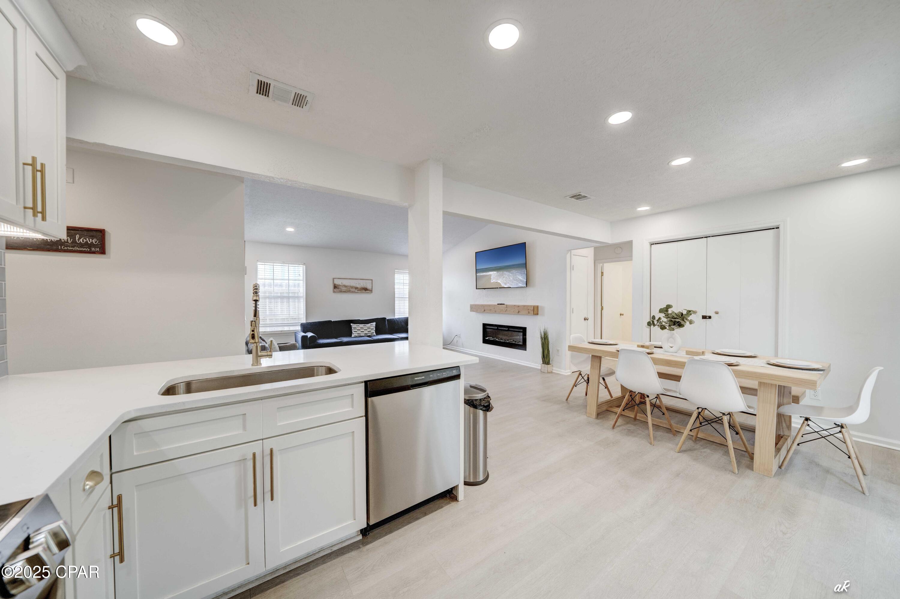 Image 16 For 6312 Beach Drive