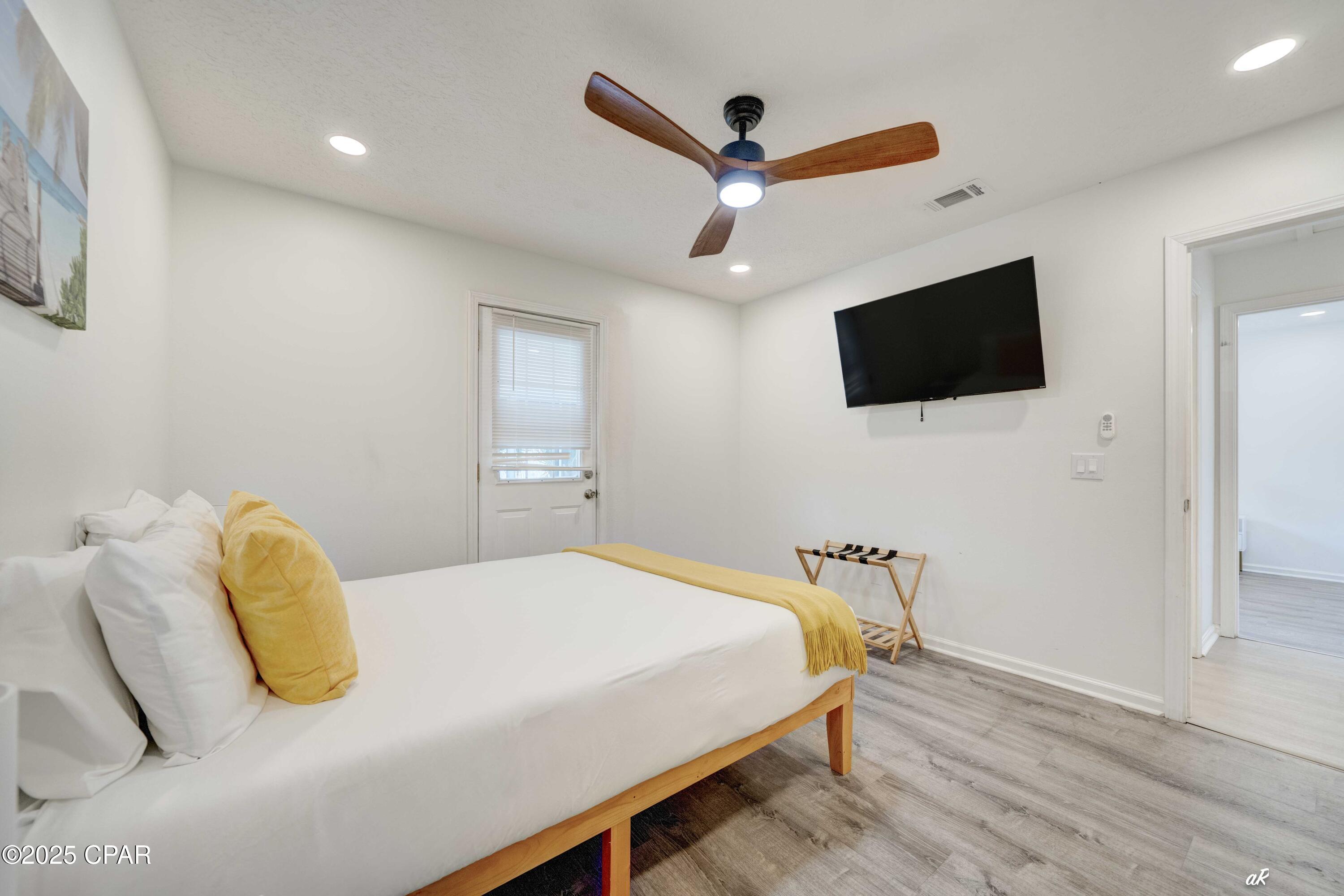 Image 26 For 6312 Beach Drive