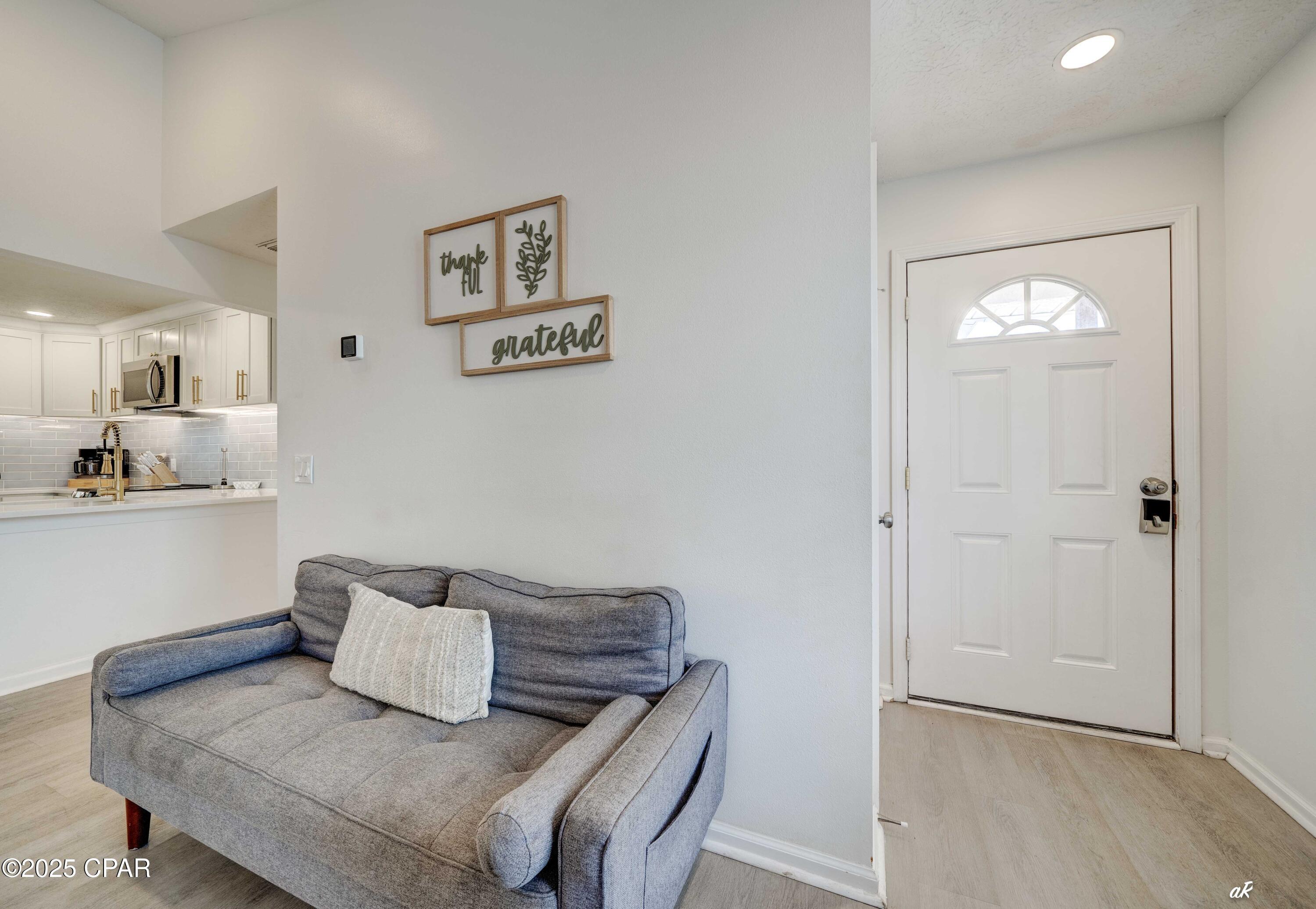 Image 8 For 6312 Beach Drive