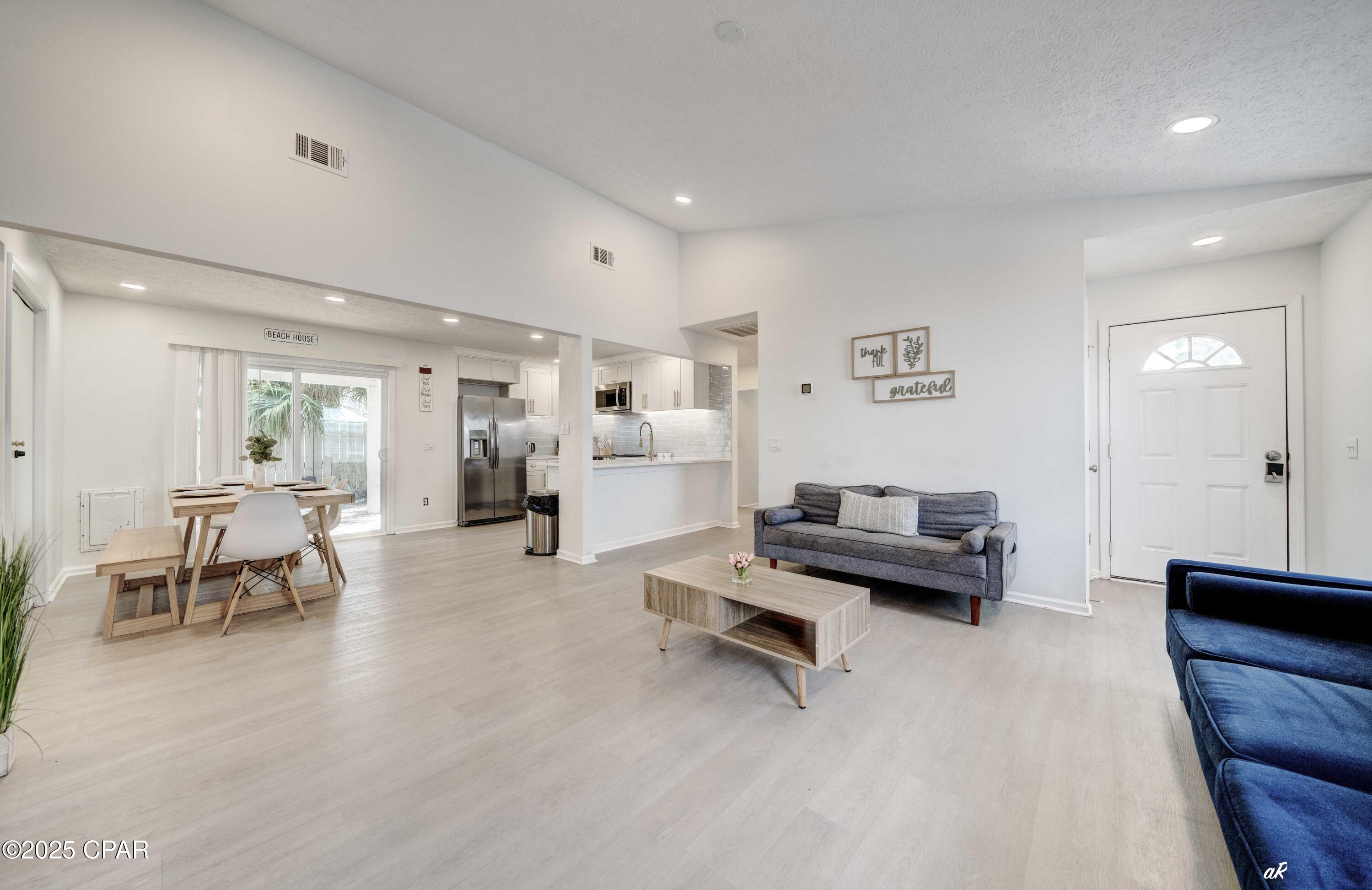 Image 9 For 6312 Beach Drive