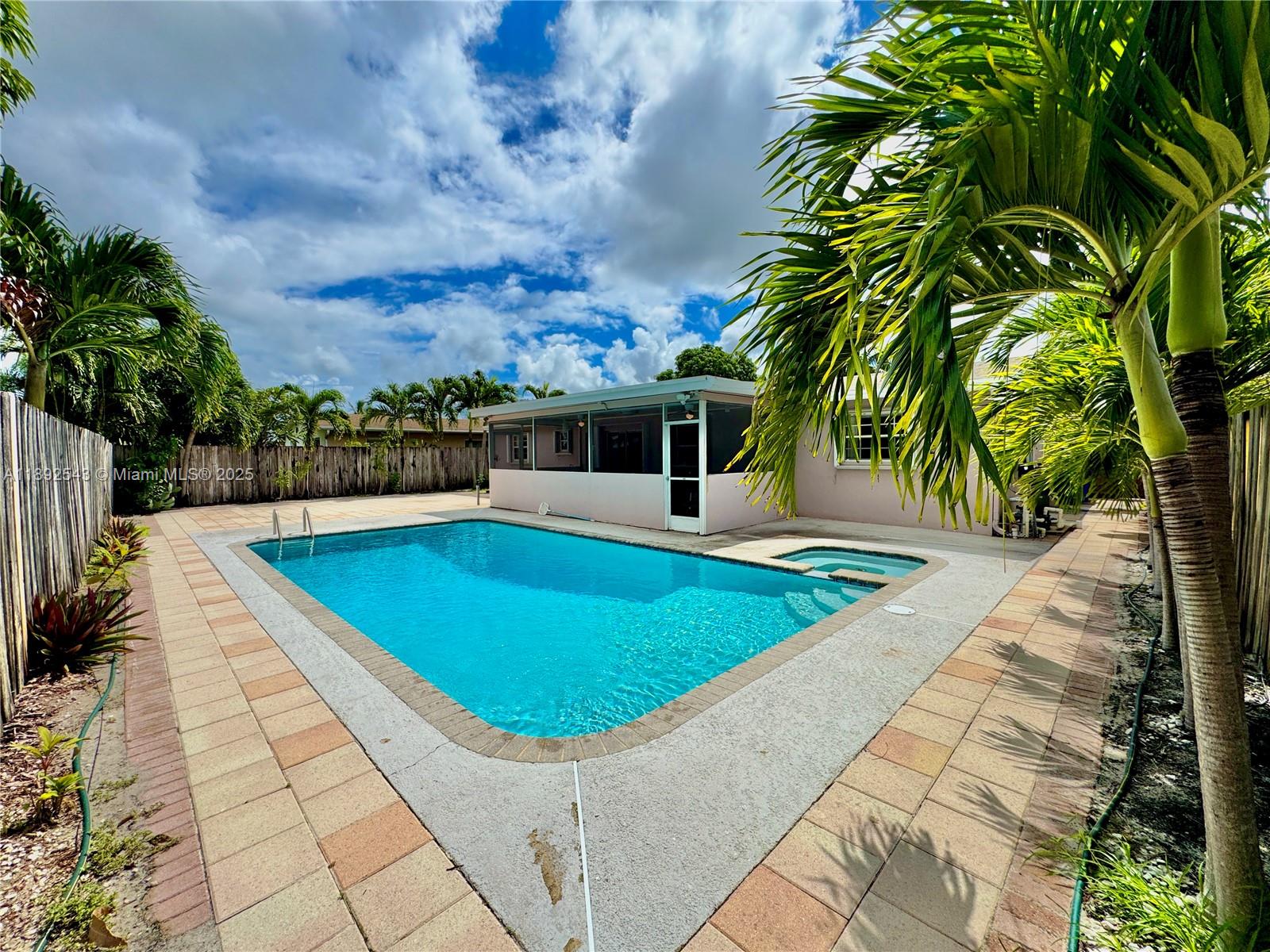 Oriole-Margate Sec Two