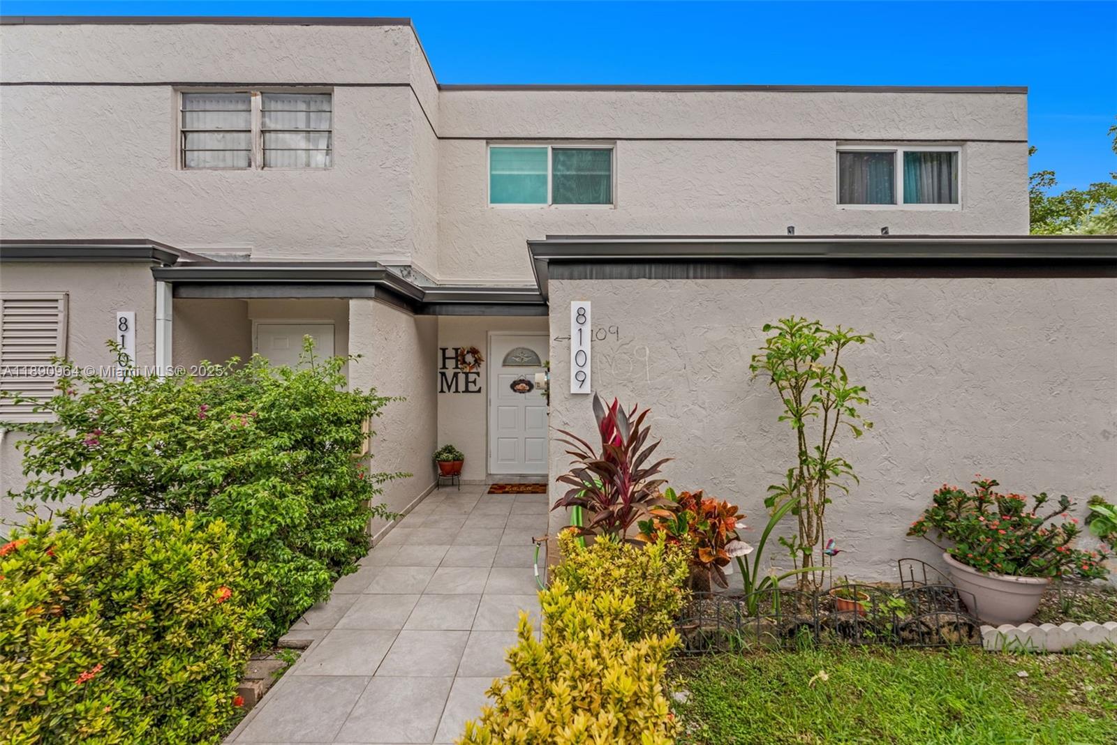 Corners Kendall Lakes