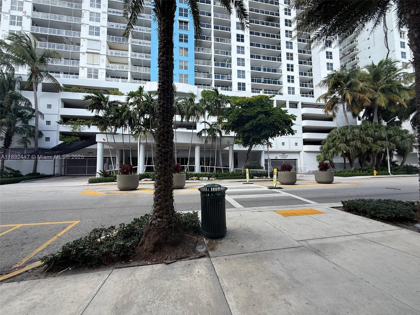 Condo for Sale in Miami Beach, FL